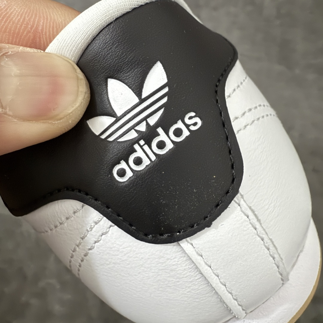 图片[2]-【渠道纯原版】AD Originals TAEKWONDO 跆拳道薄底训练鞋 JS1194 全网独家头层纳帕皮版本 市售最高版 区分市面普通货 皮料 鞋型 中底 针车走线全部拉满配置 💪🏻 从专业赛场到时尚前沿🪩 开启多元运动美学新篇章🥋 𝙏𝘼𝙀𝙆𝙒𝙊𝙉𝘿𝙊👟 演绎穿搭的“绝佳利器” 深受武术历史影响的简约套入式设计 力求致敬00年代初的风尚🥷🎧 ▪皮质鞋面，柔软高级 ▪搭配经典3D鞋头缝线设计 ▪一脚蹬设计穿脱自如 ▪低平橡胶外底助你扎实踩地从容迈步 为小众运动注入现代年轻化审美 鲜明黑白 复古极简 尺码：36 36.5 37 38 38.5 39 40 40.5 41 42 42.5 43 44 44.5 45-选品中心