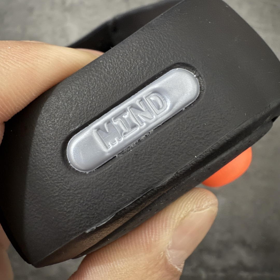 图片[3]-【XP纯原】NK Mind 001 Sail 黑科技足底按摩舒适贴合训练鞋 黑色 HQ4307-001 目前市售唯一正确版本 1：1标配组合底 MD软底 渐变雾面大底 超高清洁度 按摩功能效果同步原版 区别市场通货 Mind 001 从神经科学中汲取灵感，打造出一款不仅外观独特，更能为穿着者带来别样感知体验的球鞋，此次新作将继续延续此核心方向。历时十年打磨的 Mind 系列，承载着 Nike 对未来鞋款的愿景呈现。系列中的每双鞋，外底均由 22 个独立泡沫结节构成，旨在模拟赤足般的体验。这些结节N通过与足底感官感受器的相互作用，从而促进人体的自然步态。 尺码：36-47.5=36 37.5 38.5 40 41 42.5 44 45 46 47.5 和官网一样偏小一码-选品中心