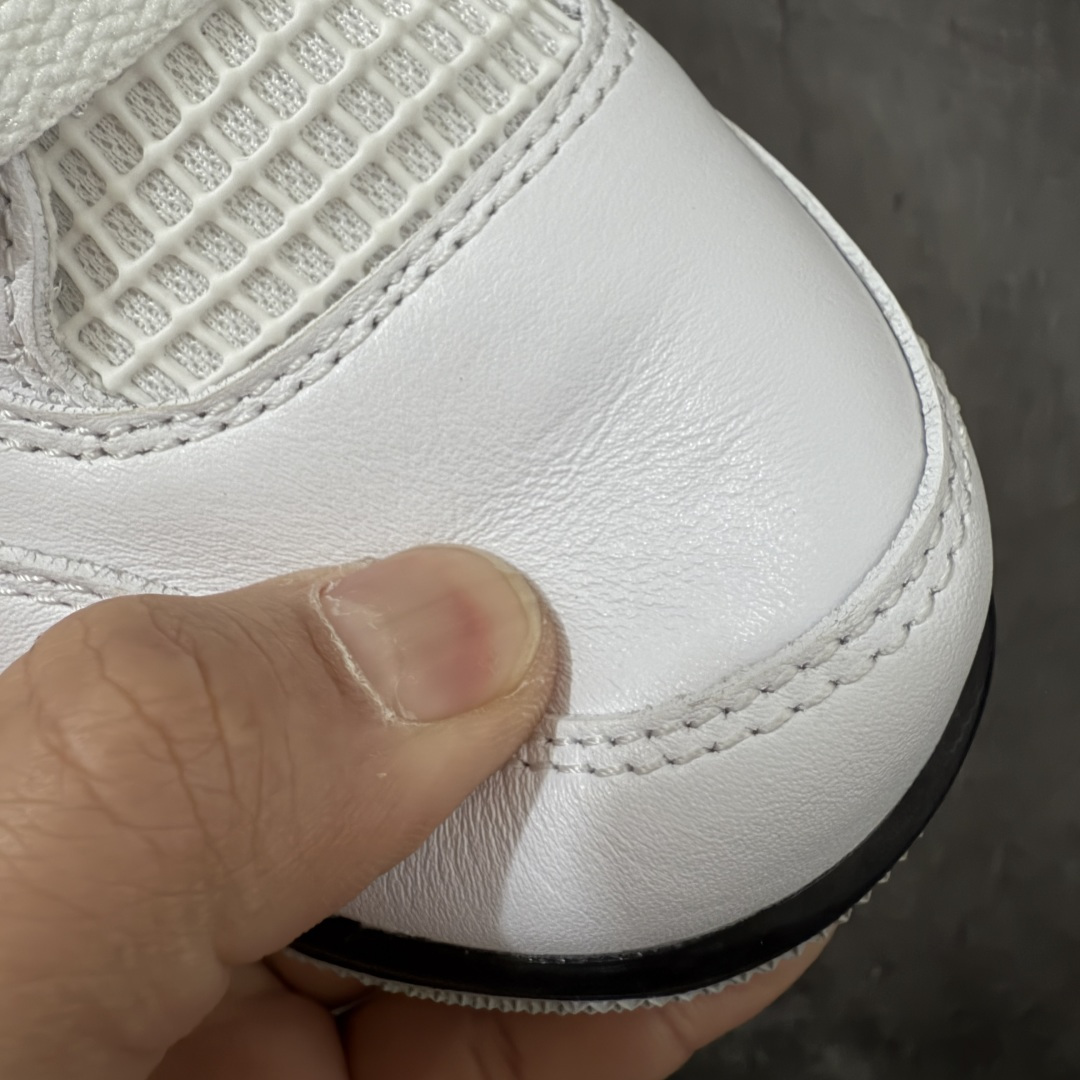 图片[4]-【H11纯原】Air Jordan 4 AJ4 乔4 \”White Cement \” 老款 白水泥 货号：840606-192 尺码：35.5 36 36.5 37.5 38 38.5 39 40 40.5 41 42 42.5 43 44 45 46 47.5 48.5 #纯原外贸平台特供订单 #全套原纸板楦头开发 #原厂特供材料配套加持 #确保原汁原味 完美呈现版型 #原档数据独家私模大底 #男女鞋同步官方开发至47.5 #原装进口轻量化鞋垫 #进口港宝加持 后跟自然饱满 还原公司包裹性 #鞋面采用原装数据贴合技术 #全方位贴合包裹脚型 #鞋跟部鞋底牵引设计 #提供强大的抓地性能 #更适应不同实战场地路面-选品中心