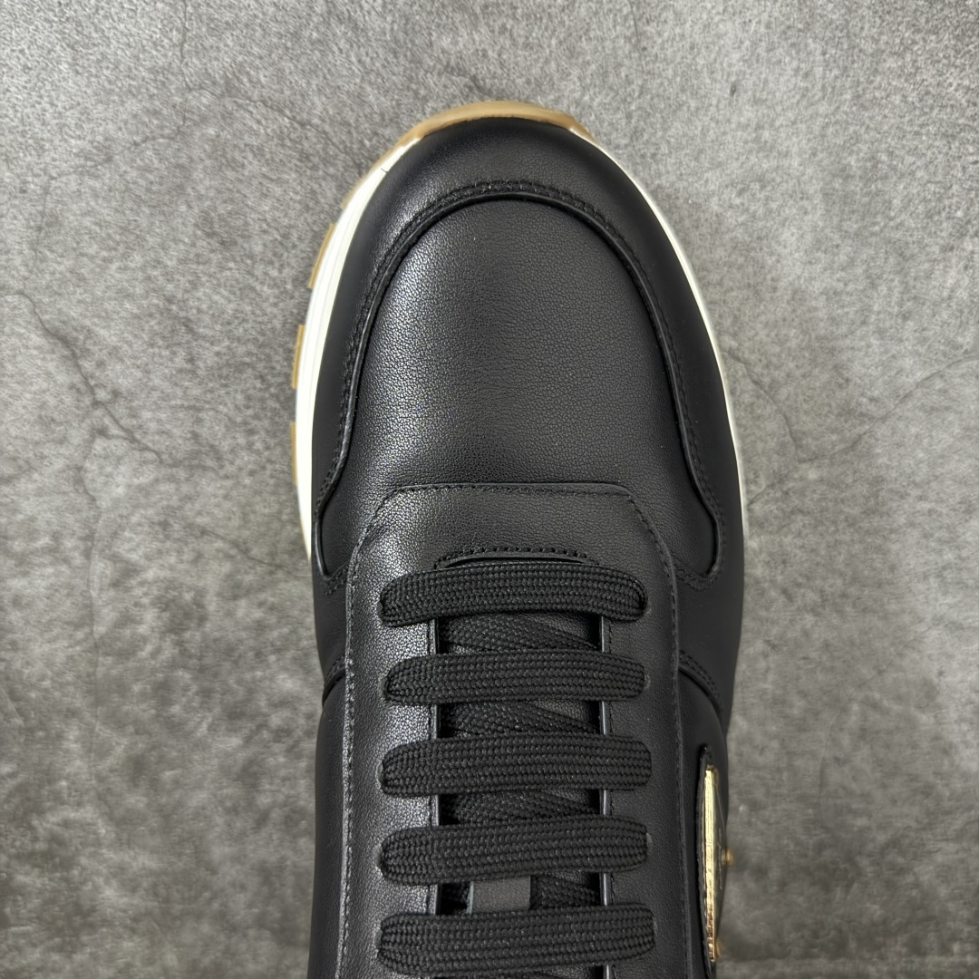 图片[5]-【YS纯原】广奢高端货 PRADA 普拉达｜春夏系列专柜新款厚底松糕运动鞋 ✦ 专柜同款廓形设计，轮廓类似麦昆 ✦ 鞋头饱满＋宽版设计，上脚显脚小 ✦ 厚底软弹脚感，非常舒适不累脚 ✦ 白色高级百搭，运动 / 休闲 / 商务通吃 ✦ 鞋身融入艺术家 Peter de Potter 标语纹样 ✦ 经典三角形徽标点缀， 辨识度拉满 ✦ 鞋面：进口防水降落伞布料 ✦ 内里：进口羊皮内里，贴脚柔软 ✦ 大底：TPU 发泡厚底，轻量回弹 ✦ 全新官方一致全套包装 尺码：35–45-选品中心