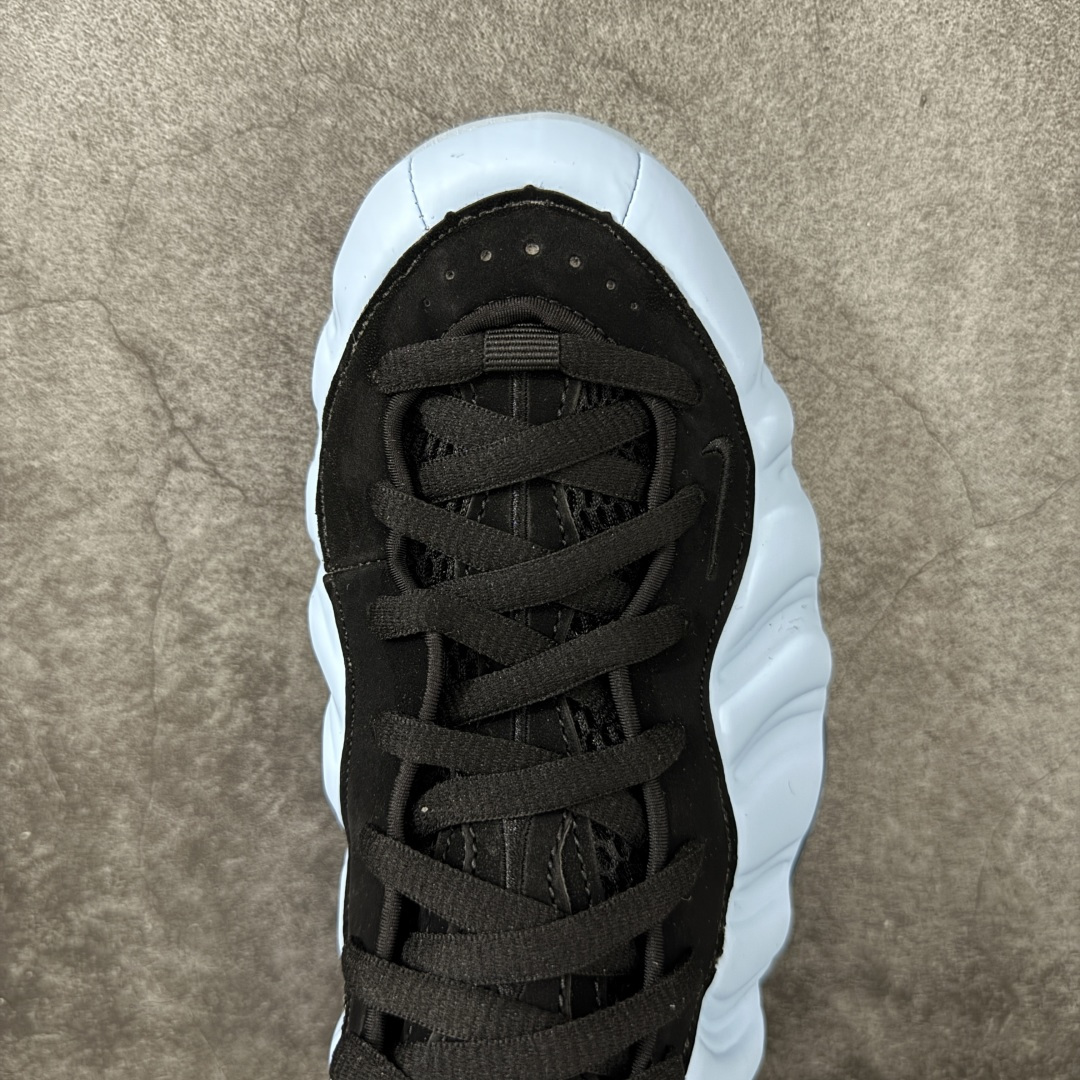 图片[5]-【清远原底面】NK Air Foamposite One 市售最强品质 2025款北卡蓝喷 喷泡 HJ6014-400 莞产原底面 正确鞋面咖色 公司渠道同模具 鞋型发泡360度无死角 双层Zoom气垫植入 中底完美注胶 搭载原厂碳纤维材质 诞生于1997年的NK Air Foamposite系列可以说是整个球鞋历史上最为经典的系列之一 也就是我们常说的“喷”和“泡” 其中“喷”由Foamposite One代言人Penny的英文音译而来 而“泡”则来源于另一款鞋型 Foamposite Pro中\”pro\”的音译 在诞生初期 由于高昂的造价以及超前的外形 Foamposite系列的反对者不在少数 甚至有人认为这款鞋会毁掉整个球鞋行业 但事实证明这双灵感来自于甲虫 自带“黑科技”鞋面以及双层Zoom+大块碳板的太空球鞋不仅受到了大众的接受与追捧 并且成功的影响了篮球鞋的发展 尺码：40.5 41 42 42.5 43 44 44.5 45 46-选品中心