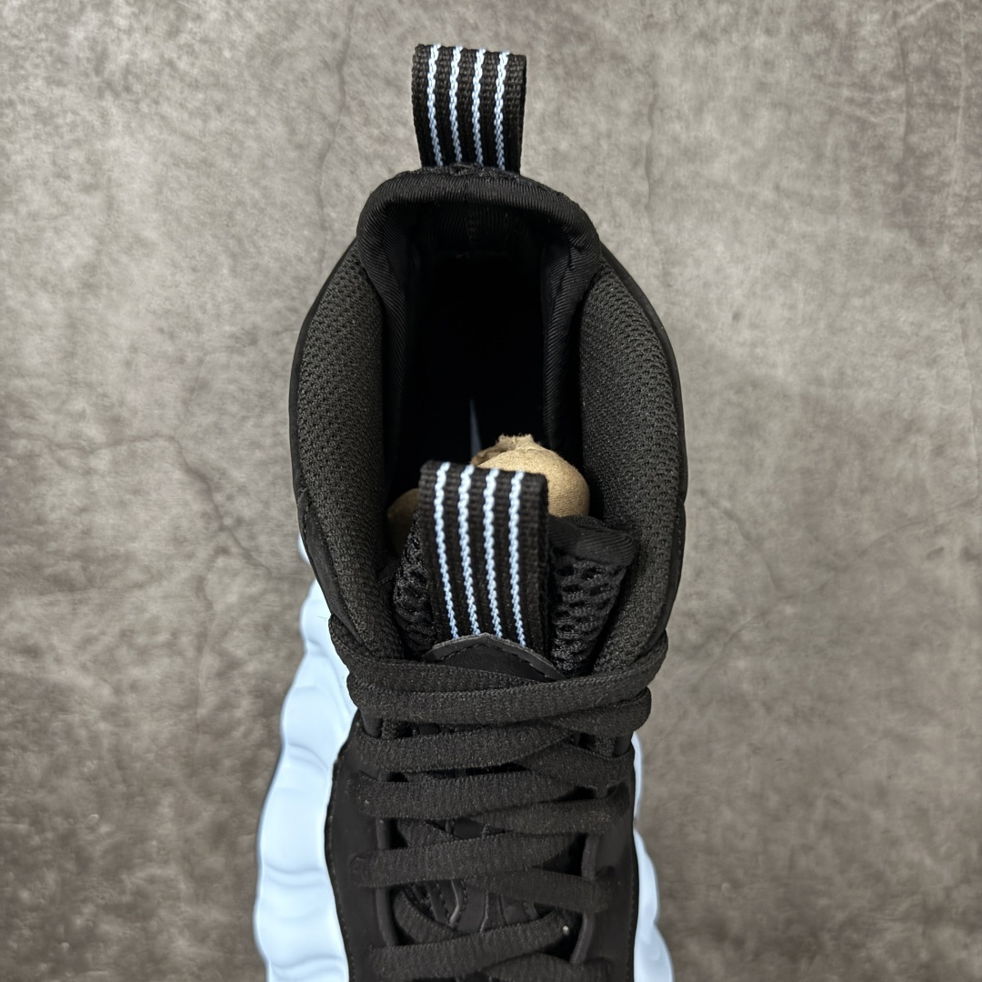图片[8]-【清远原底面】NK Air Foamposite One 市售最强品质 2025款北卡蓝喷 喷泡 HJ6014-400 莞产原底面 正确鞋面咖色 公司渠道同模具 鞋型发泡360度无死角 双层Zoom气垫植入 中底完美注胶 搭载原厂碳纤维材质 诞生于1997年的NK Air Foamposite系列可以说是整个球鞋历史上最为经典的系列之一 也就是我们常说的“喷”和“泡” 其中“喷”由Foamposite One代言人Penny的英文音译而来 而“泡”则来源于另一款鞋型 Foamposite Pro中\”pro\”的音译 在诞生初期 由于高昂的造价以及超前的外形 Foamposite系列的反对者不在少数 甚至有人认为这款鞋会毁掉整个球鞋行业 但事实证明这双灵感来自于甲虫 自带“黑科技”鞋面以及双层Zoom+大块碳板的太空球鞋不仅受到了大众的接受与追捧 并且成功的影响了篮球鞋的发展 尺码：40.5 41 42 42.5 43 44 44.5 45 46-选品中心