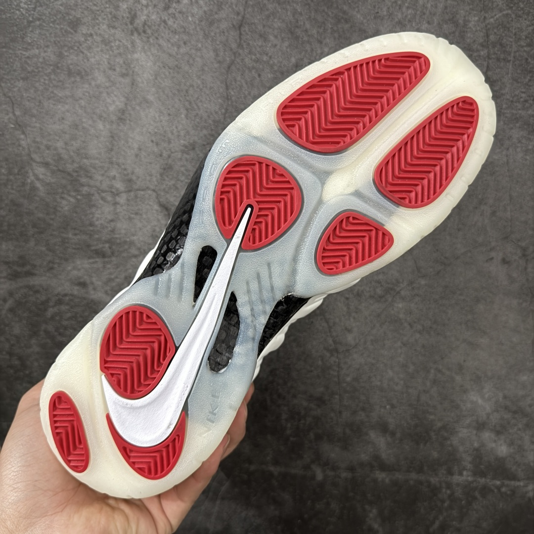 图片[9]-【清远原底面】NK Air Foamposite One 市售最强品质 奶泡奶白泡 喷泡 HF0794-200 莞产原底面 正确鞋面咖色 公司渠道同模具 鞋型发泡360度无死角 双层Zoom气垫植入 中底完美注胶 搭载原厂碳纤维材质 诞生于1997年的NK Air Foamposite系列可以说是整个球鞋历史上最为经典的系列之一 也就是我们常说的“喷”和“泡” 其中“喷”由Foamposite One代言人Penny的英文音译而来 而“泡”则来源于另一款鞋型 Foamposite Pro中\”pro\”的音译 在诞生初期 由于高昂的造价以及超前的外形 Foamposite系列的反对者不在少数 甚至有人认为这款鞋会毁掉整个球鞋行业 但事实证明这双灵感来自于甲虫 自带“黑科技”鞋面以及双层Zoom+大块碳板的太空球鞋不仅受到了大众的接受与追捧 并且成功的影响了篮球鞋的发展 尺码：40.5 41 42 42.5 43 44 44.5 45 46-选品中心