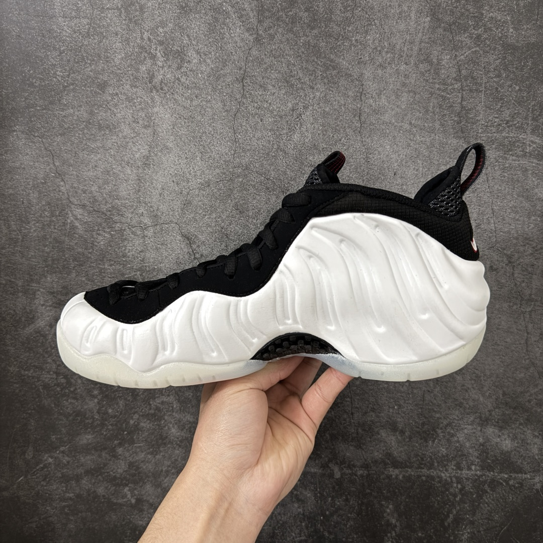 图片[2]-【清远原底面】NK Air Foamposite One 市售最强品质 奶泡奶白泡 喷泡 HF0794-200 莞产原底面 正确鞋面咖色 公司渠道同模具 鞋型发泡360度无死角 双层Zoom气垫植入 中底完美注胶 搭载原厂碳纤维材质 诞生于1997年的NK Air Foamposite系列可以说是整个球鞋历史上最为经典的系列之一 也就是我们常说的“喷”和“泡” 其中“喷”由Foamposite One代言人Penny的英文音译而来 而“泡”则来源于另一款鞋型 Foamposite Pro中\”pro\”的音译 在诞生初期 由于高昂的造价以及超前的外形 Foamposite系列的反对者不在少数 甚至有人认为这款鞋会毁掉整个球鞋行业 但事实证明这双灵感来自于甲虫 自带“黑科技”鞋面以及双层Zoom+大块碳板的太空球鞋不仅受到了大众的接受与追捧 并且成功的影响了篮球鞋的发展 尺码：40.5 41 42 42.5 43 44 44.5 45 46-选品中心