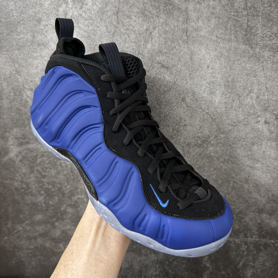 图片[3]-【清远原底面】NK Air Foamposite One 市售最强品质 宝蓝喷 喷泡 HJ5195-400 莞产原底面 正确鞋面咖色 公司渠道同模具 鞋型发泡360度无死角 双层Zoom气垫植入 中底完美注胶 搭载原厂碳纤维材质 诞生于1997年的NK Air Foamposite系列可以说是整个球鞋历史上最为经典的系列之一 也就是我们常说的“喷”和“泡” 其中“喷”由Foamposite One代言人Penny的英文音译而来 而“泡”则来源于另一款鞋型 Foamposite Pro中\”pro\”的音译 在诞生初期 由于高昂的造价以及超前的外形 Foamposite系列的反对者不在少数 甚至有人认为这款鞋会毁掉整个球鞋行业 但事实证明这双灵感来自于甲虫 自带“黑科技”鞋面以及双层Zoom+大块碳板的太空球鞋不仅受到了大众的接受与追捧 并且成功的影响了篮球鞋的发展 尺码：40.5 41 42 42.5 43 44 44.5 45 46-选品中心