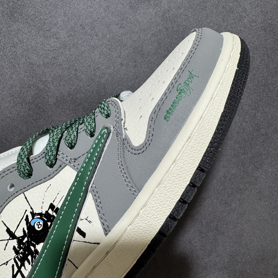 图片[5]-【定制版】街头做旧涂鸦！Air Jordan 1 Low（斯图西联名） 乔丹倒勾 爆款高端定制 鞋身印有Stussy品牌标识与涂鸦图案米白荔枝纹+水泥灰磨砂+复古绿点缀，做旧处理叠加黑色泼墨涂鸦与“RUN”字样 ，强化街头质感。定制鞋盒 超高清洁度 细节完美 货号：XJ1979-002 尺码：36 36.5 37.5 38 38.5 39 40 40.5 41 42 42.5 43 44 44.5 45-选品中心