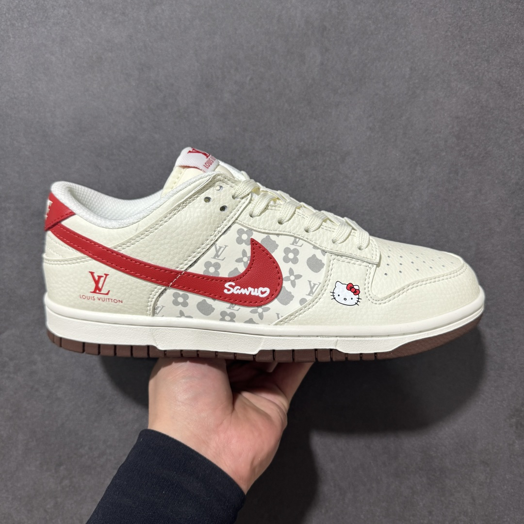 【定制版】公司级 耐克Nike Dunk Low 板鞋 SB系列经典百搭休闲运动板鞋加厚鞋舌的填充，使舒适性大大提升，同时也更方便穿脱中底部分则加入了脚感柔软舒适ZoomAir气垫，有效吸收滑板等极限运动在落地时带来的冲击力，为街头运动者们提供更好的保护。 货号：HF0391-001 尺码：36 36.5 37.5 38 38.5 39 40 40.5 41 42 42.5 43 44 45-选品中心