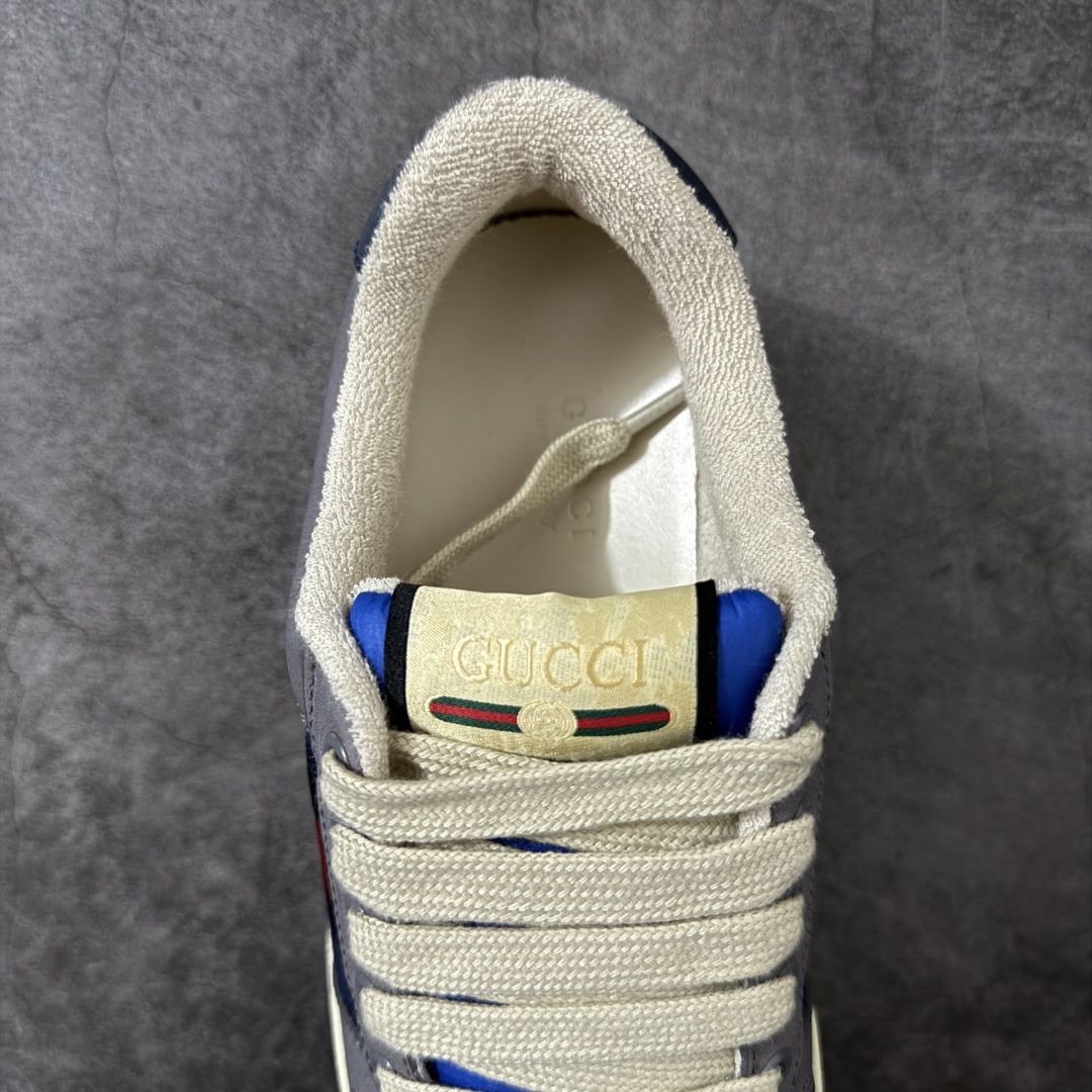 图片[8]-【YS纯原】广奢高端货 Gucci 古驰 Screener 运动休闲系列｜GG 珐琅扣 小脏鞋 ✦ Screener 经典复古做旧风格 ✦ 原版小脏工艺，还原穿旧质感 ✦ GG 珐琅扣色泽一致，细节克制高级 ✦ 原版对照开发，历时三个月打样 ✦ 多处细节升级，整体完成度高 ✦ 高端零售与海淘渠道同源品质 ✦ 鞋面采用意大利进口磨砂头层牛皮 ✦ 鞋舌、鞋带同步原版擦脏工艺 ✦ 后跟哑光丝印烫金字体 ✦ 原版逻辑私模大底 ✦ 无缝细空胶工艺，稳定耐穿 ✦ 日常高频上脚不娇气 ✦ 全套原版外盒及配件 ✦ 同源真丝绸防尘鞋套袋 ✦ 原装雪梨形超软沙绒纸团 尺码：35–45-选品中心