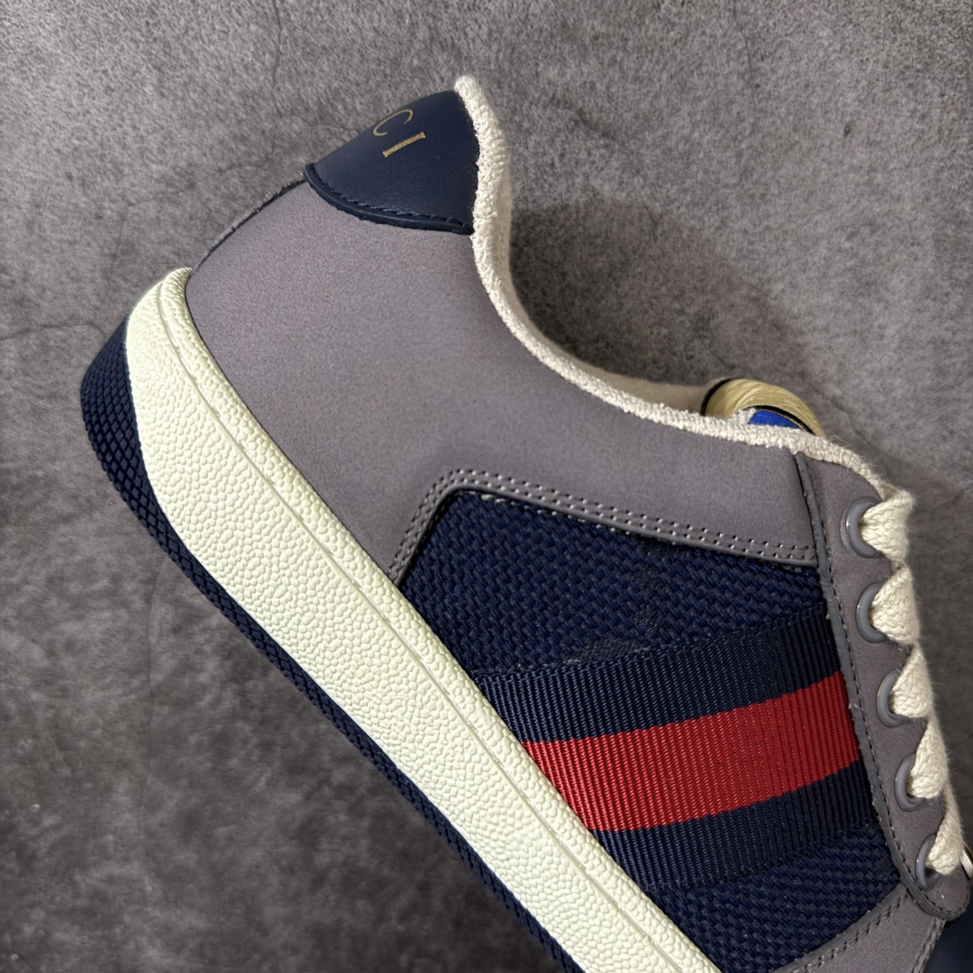 图片[7]-【YS纯原】广奢高端货 Gucci 古驰 Screener 运动休闲系列｜GG 珐琅扣 小脏鞋 ✦ Screener 经典复古做旧风格 ✦ 原版小脏工艺，还原穿旧质感 ✦ GG 珐琅扣色泽一致，细节克制高级 ✦ 原版对照开发，历时三个月打样 ✦ 多处细节升级，整体完成度高 ✦ 高端零售与海淘渠道同源品质 ✦ 鞋面采用意大利进口磨砂头层牛皮 ✦ 鞋舌、鞋带同步原版擦脏工艺 ✦ 后跟哑光丝印烫金字体 ✦ 原版逻辑私模大底 ✦ 无缝细空胶工艺，稳定耐穿 ✦ 日常高频上脚不娇气 ✦ 全套原版外盒及配件 ✦ 同源真丝绸防尘鞋套袋 ✦ 原装雪梨形超软沙绒纸团 尺码：35–45-选品中心