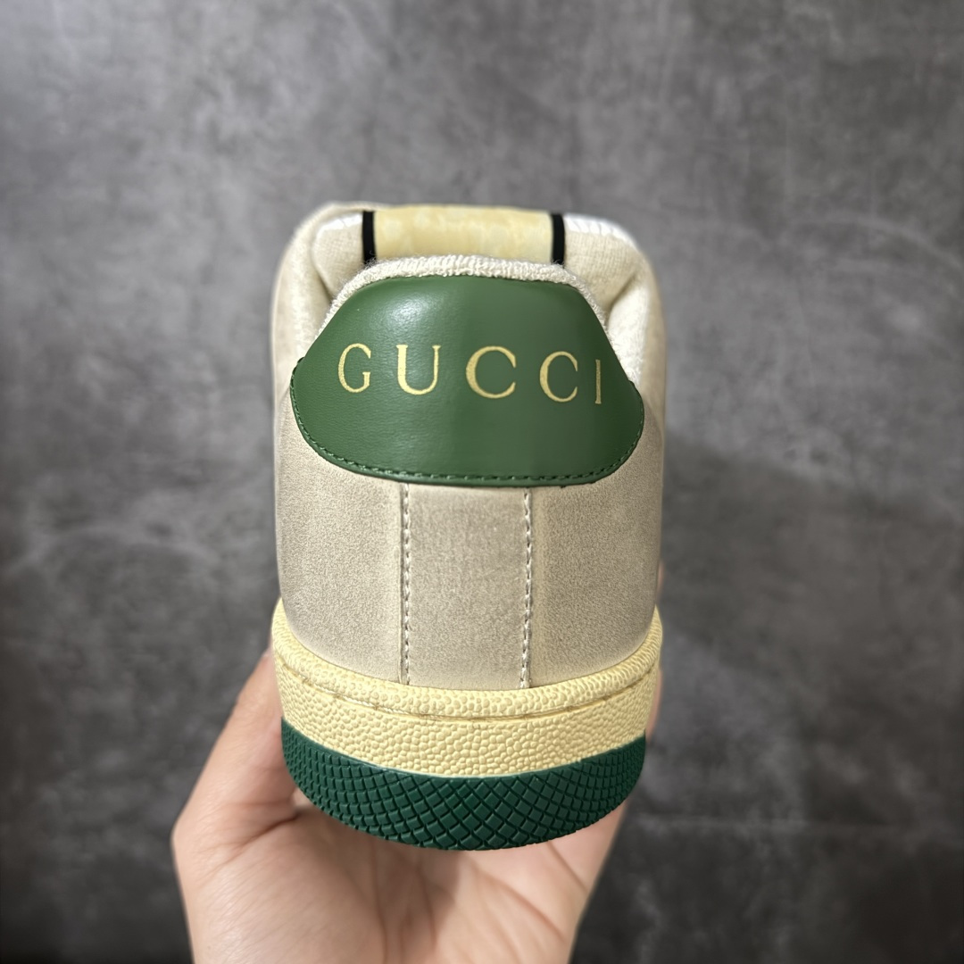 图片[4]-【YS纯原】广奢高端货 Gucci 古驰 Screener 运动休闲系列｜GG 珐琅扣 小脏鞋 ✦ Screener 经典复古做旧风格 ✦ 原版小脏工艺，还原穿旧质感 ✦ GG 珐琅扣色泽一致，细节克制高级 ✦ 原版对照开发，历时三个月打样 ✦ 多处细节升级，整体完成度高 ✦ 高端零售与海淘渠道同源品质 ✦ 鞋面采用意大利进口磨砂头层牛皮 ✦ 鞋舌、鞋带同步原版擦脏工艺 ✦ 后跟哑光丝印烫金字体 ✦ 原版逻辑私模大底 ✦ 无缝细空胶工艺，稳定耐穿 ✦ 日常高频上脚不娇气 ✦ 全套原版外盒及配件 ✦ 同源真丝绸防尘鞋套袋 ✦ 原装雪梨形超软沙绒纸团 尺码：35–45-选品中心