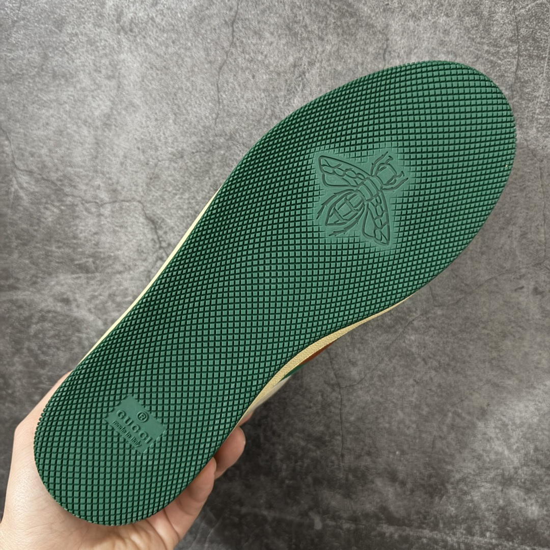 图片[9]-【YS纯原】广奢高端货 Gucci 古驰 Screener 运动休闲系列｜GG 珐琅扣 小脏鞋 ✦ Screener 经典复古做旧风格 ✦ 原版小脏工艺，还原穿旧质感 ✦ GG 珐琅扣色泽一致，细节克制高级 ✦ 原版对照开发，历时三个月打样 ✦ 多处细节升级，整体完成度高 ✦ 高端零售与海淘渠道同源品质 ✦ 鞋面采用意大利进口磨砂头层牛皮 ✦ 鞋舌、鞋带同步原版擦脏工艺 ✦ 后跟哑光丝印烫金字体 ✦ 原版逻辑私模大底 ✦ 无缝细空胶工艺，稳定耐穿 ✦ 日常高频上脚不娇气 ✦ 全套原版外盒及配件 ✦ 同源真丝绸防尘鞋套袋 ✦ 原装雪梨形超软沙绒纸团 尺码：35–45-选品中心