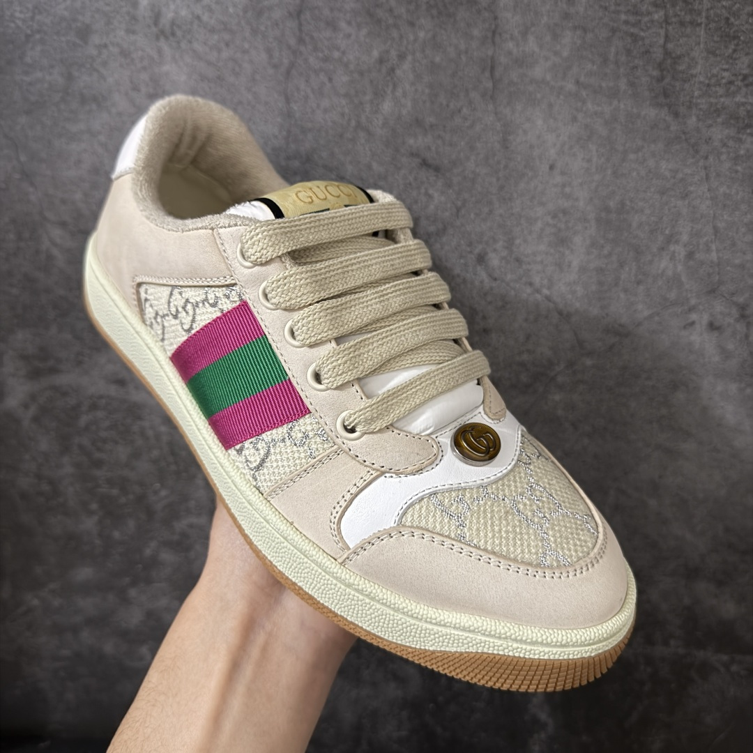 图片[3]-【YS纯原】广奢高端货 Gucci 古驰 Screener 运动休闲系列｜GG 珐琅扣 小脏鞋 ✦ Screener 经典复古做旧风格 ✦ 原版小脏工艺，还原穿旧质感 ✦ GG 珐琅扣色泽一致，细节克制高级 ✦ 原版对照开发，历时三个月打样 ✦ 多处细节升级，整体完成度高 ✦ 高端零售与海淘渠道同源品质 ✦ 鞋面采用意大利进口磨砂头层牛皮 ✦ 鞋舌、鞋带同步原版擦脏工艺 ✦ 后跟哑光丝印烫金字体 ✦ 原版逻辑私模大底 ✦ 无缝细空胶工艺，稳定耐穿 ✦ 日常高频上脚不娇气 ✦ 全套原版外盒及配件 ✦ 同源真丝绸防尘鞋套袋 ✦ 原装雪梨形超软沙绒纸团 尺码：35–40-选品中心