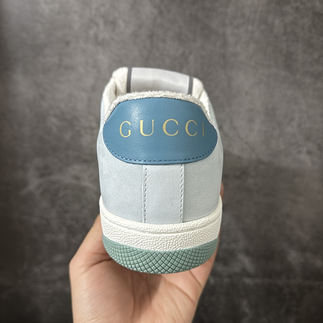 图片[4]-【YS纯原】广奢高端货 Gucci 古驰 Screener 运动休闲系列｜GG 珐琅扣 小脏鞋 ✦ Screener 经典复古做旧风格 ✦ 原版小脏工艺，还原穿旧质感 ✦ GG 珐琅扣色泽一致，细节克制高级 ✦ 原版对照开发，历时三个月打样 ✦ 多处细节升级，整体完成度高 ✦ 高端零售与海淘渠道同源品质 ✦ 鞋面采用意大利进口磨砂头层牛皮 ✦ 鞋舌、鞋带同步原版擦脏工艺 ✦ 后跟哑光丝印烫金字体 ✦ 原版逻辑私模大底 ✦ 无缝细空胶工艺，稳定耐穿 ✦ 日常高频上脚不娇气 ✦ 全套原版外盒及配件 ✦ 同源真丝绸防尘鞋套袋 ✦ 原装雪梨形超软沙绒纸团 尺码：35–45-选品中心