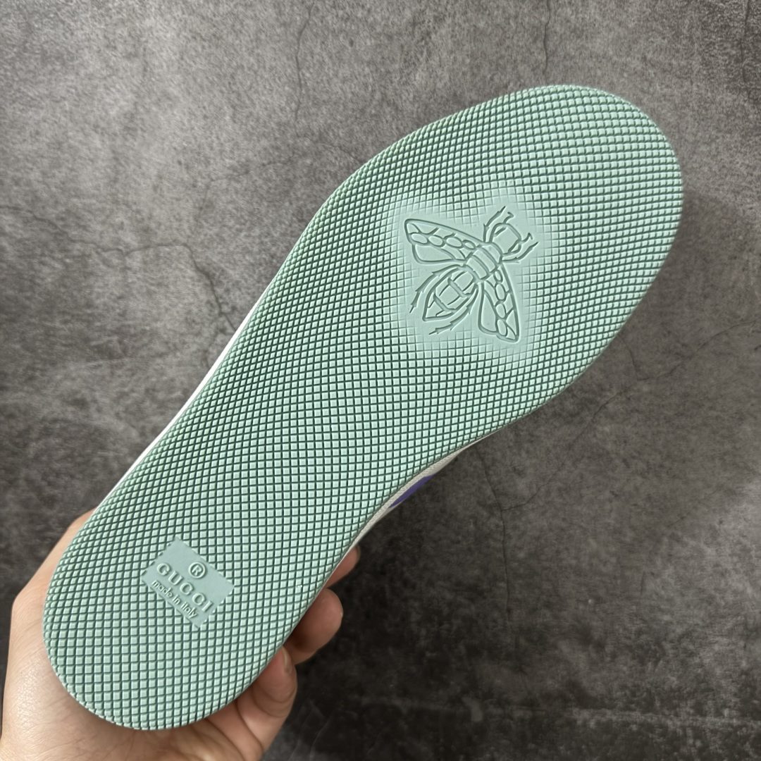 图片[9]-【YS纯原】广奢高端货 Gucci 古驰 Screener 运动休闲系列｜GG 珐琅扣 小脏鞋 ✦ Screener 经典复古做旧风格 ✦ 原版小脏工艺，还原穿旧质感 ✦ GG 珐琅扣色泽一致，细节克制高级 ✦ 原版对照开发，历时三个月打样 ✦ 多处细节升级，整体完成度高 ✦ 高端零售与海淘渠道同源品质 ✦ 鞋面采用意大利进口磨砂头层牛皮 ✦ 鞋舌、鞋带同步原版擦脏工艺 ✦ 后跟哑光丝印烫金字体 ✦ 原版逻辑私模大底 ✦ 无缝细空胶工艺，稳定耐穿 ✦ 日常高频上脚不娇气 ✦ 全套原版外盒及配件 ✦ 同源真丝绸防尘鞋套袋 ✦ 原装雪梨形超软沙绒纸团 尺码：35–45-选品中心