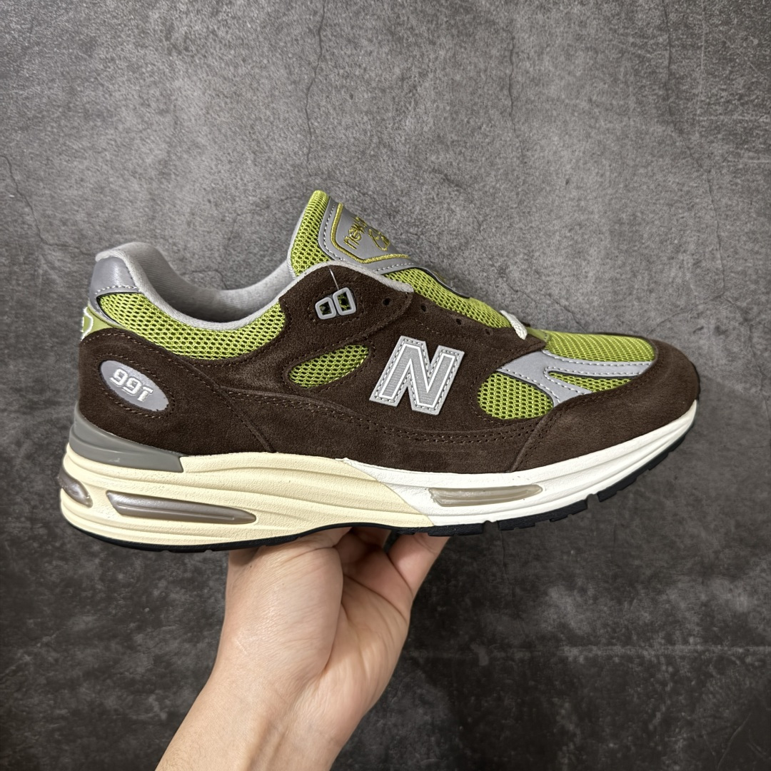 【总裁版本】Kith x New Balance NB991 踪绿 U991CK2 独家私模 NB天花板系列 原鞋购入开发 采购原厂皮料 正确3M反光细节 原楦原纸版开发 正确6层组合底模精密开发 后跟透明TPU水晶装饰条稳固 沿用了引以为傲的跑鞋手工技艺 采用猪皮绒面并包裹局部透气网面的鞋身设计 菱网鞋舌上刻有New Balance USA 鞋面依旧&身着经典的大热之灰 彰显了其高端的品质身份 尺码：36 37 37.5 38 38.5 39 40 40.5 41.5 42 42.5 43 44 45 46.5-选品中心
