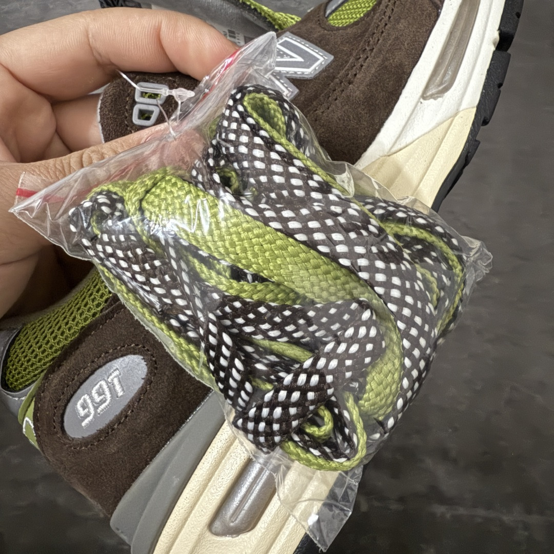 图片[9]-【总裁版本】Kith x New Balance NB991 踪绿 U991CK2 独家私模 NB天花板系列 原鞋购入开发 采购原厂皮料 正确3M反光细节 原楦原纸版开发 正确6层组合底模精密开发 后跟透明TPU水晶装饰条稳固 沿用了引以为傲的跑鞋手工技艺 采用猪皮绒面并包裹局部透气网面的鞋身设计 菱网鞋舌上刻有New Balance USA 鞋面依旧&身着经典的大热之灰 彰显了其高端的品质身份 尺码：36 37 37.5 38 38.5 39 40 40.5 41.5 42 42.5 43 44 45 46.5-选品中心