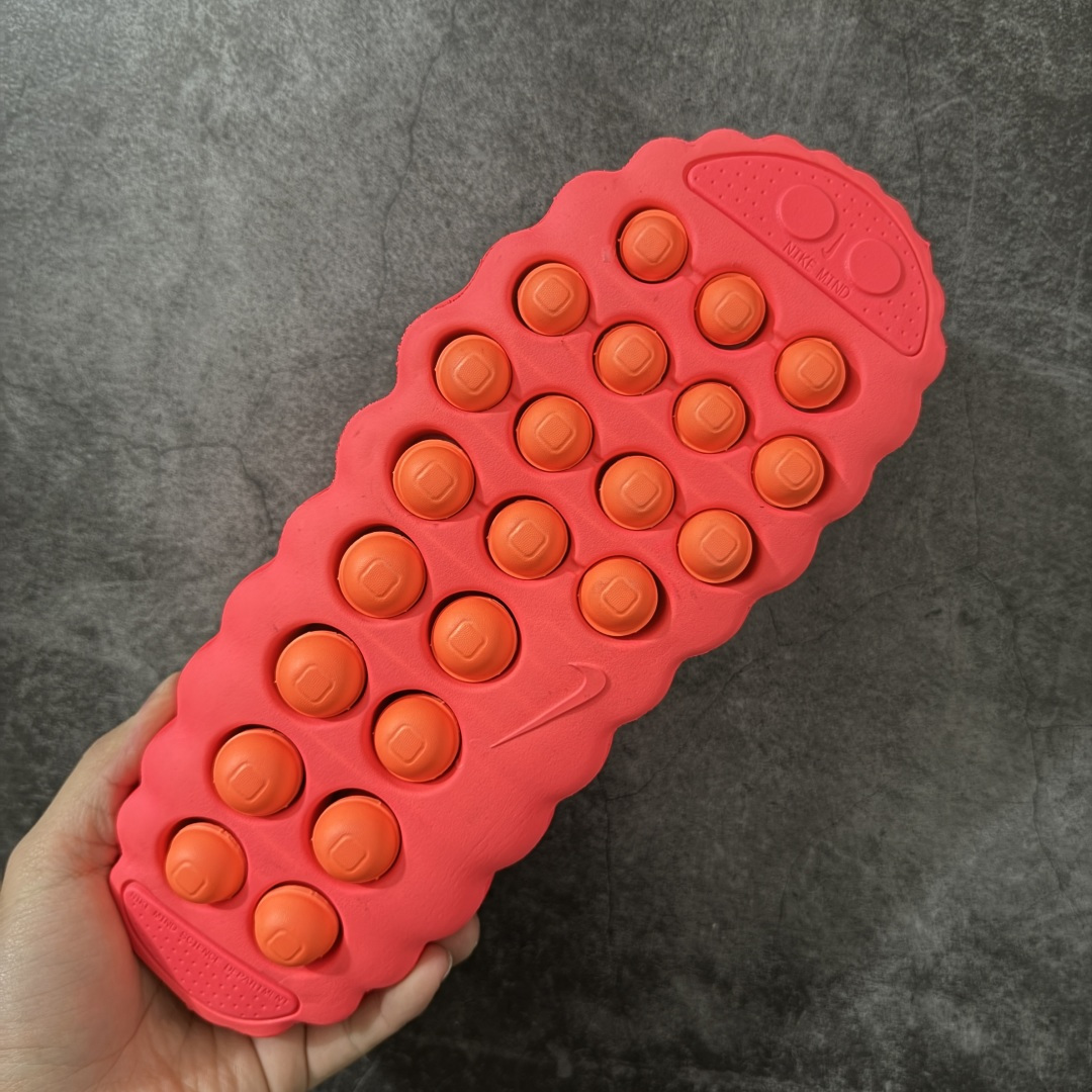 图片[9]-【PK纯原】NK Mind 001 Sail 黑科技足底按摩舒适贴合训练鞋 红色HQ4307-600 顶级版本 正确细节 1：1标配组合底 MD软底 渐变雾面大底 超高清洁度 按摩功能效果同步原版 区别市场通货 Mind 001 从神经科学中汲取灵感，打造出一款不仅外观独特，更能为穿着者带来别样感知体验的球鞋，此次新作将继续延续此核心方向。历时十年打磨的 Mind 系列，承载着 Nike 对未来鞋款的愿景呈现。系列中的每双鞋，外底均由 22 个独立泡沫结节构成，旨在模拟赤足般的体验。这些结节N通过与足底感官感受器的相互作用，从而促进人体的自然步态。 尺码：36-47.5=36 37.5 38.5 40 41 42.5 44 45 46 47.5 和官网一样偏小一码-选品中心