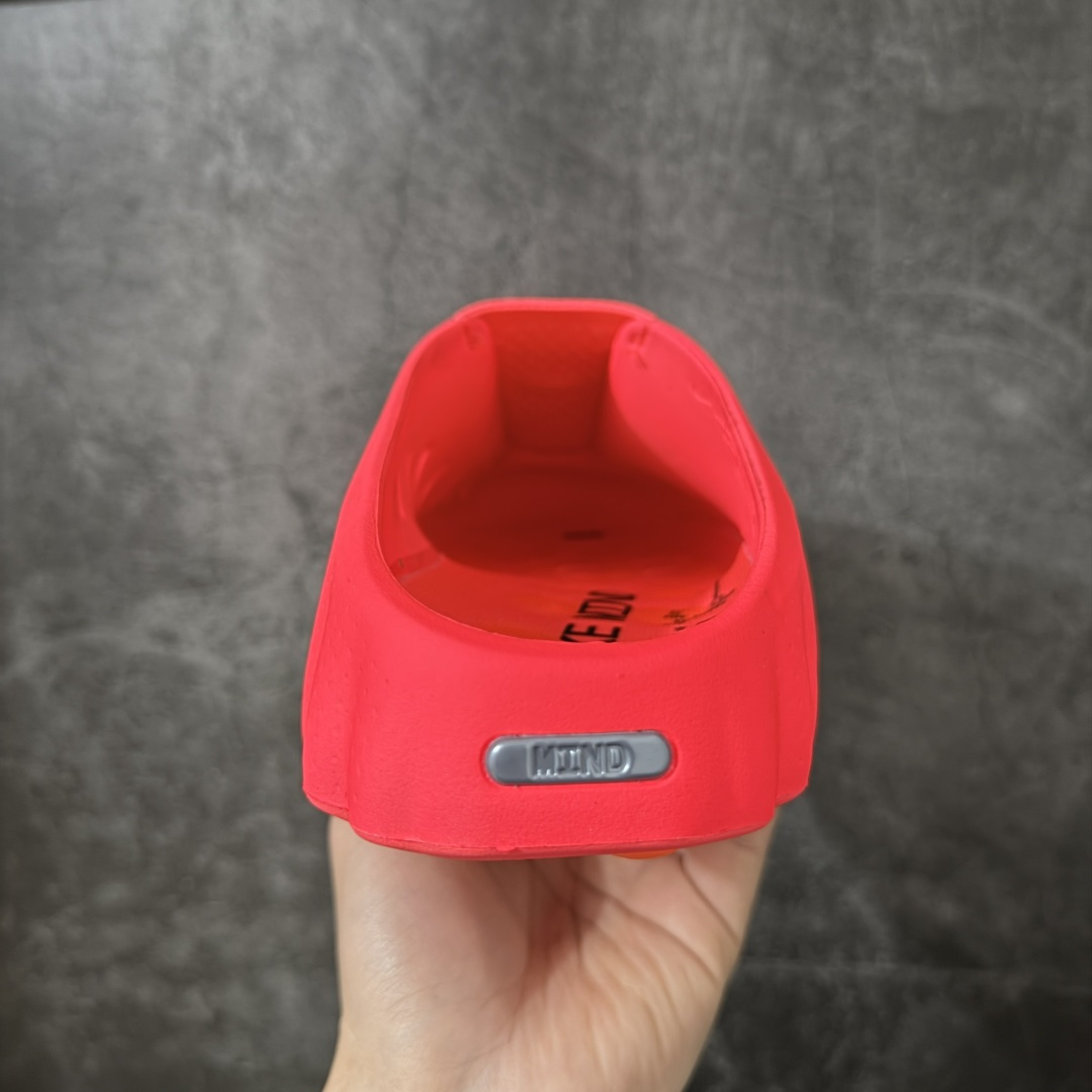 图片[4]-【PK纯原】NK Mind 001 Sail 黑科技足底按摩舒适贴合训练鞋 红色HQ4307-600 顶级版本 正确细节 1：1标配组合底 MD软底 渐变雾面大底 超高清洁度 按摩功能效果同步原版 区别市场通货 Mind 001 从神经科学中汲取灵感，打造出一款不仅外观独特，更能为穿着者带来别样感知体验的球鞋，此次新作将继续延续此核心方向。历时十年打磨的 Mind 系列，承载着 Nike 对未来鞋款的愿景呈现。系列中的每双鞋，外底均由 22 个独立泡沫结节构成，旨在模拟赤足般的体验。这些结节N通过与足底感官感受器的相互作用，从而促进人体的自然步态。 尺码：36-47.5=36 37.5 38.5 40 41 42.5 44 45 46 47.5 和官网一样偏小一码-选品中心