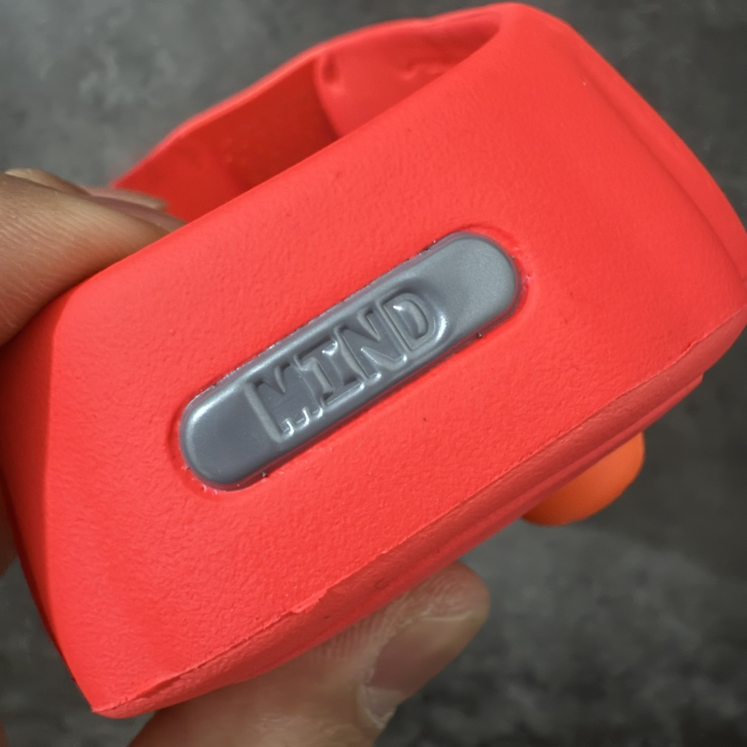 图片[2]-【PK纯原】NK Mind 001 Sail 黑科技足底按摩舒适贴合训练鞋 红色HQ4307-600 顶级版本 正确细节 1：1标配组合底 MD软底 渐变雾面大底 超高清洁度 按摩功能效果同步原版 区别市场通货 Mind 001 从神经科学中汲取灵感，打造出一款不仅外观独特，更能为穿着者带来别样感知体验的球鞋，此次新作将继续延续此核心方向。历时十年打磨的 Mind 系列，承载着 Nike 对未来鞋款的愿景呈现。系列中的每双鞋，外底均由 22 个独立泡沫结节构成，旨在模拟赤足般的体验。这些结节N通过与足底感官感受器的相互作用，从而促进人体的自然步态。 尺码：36-47.5=36 37.5 38.5 40 41 42.5 44 45 46 47.5 和官网一样偏小一码-选品中心