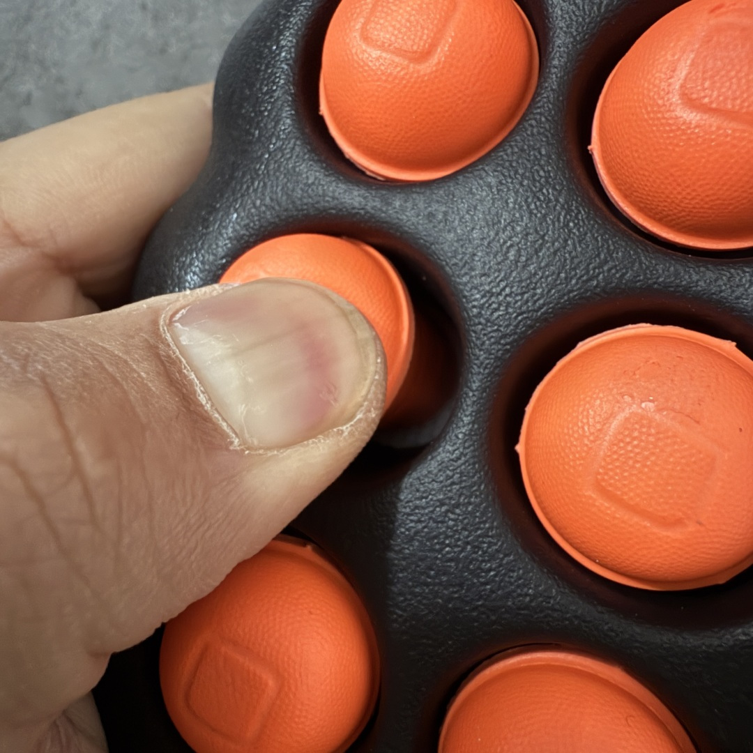 图片[6]-【PK纯原】NK Mind 001 Sail 黑科技足底按摩舒适贴合训练鞋 黑色 HQ4307-001 顶级版本 正确细节 1：1标配组合底 MD软底 渐变雾面大底 超高清洁度 按摩功能效果同步原版 区别市场通货 Mind 001 从神经科学中汲取灵感，打造出一款不仅外观独特，更能为穿着者带来别样感知体验的球鞋，此次新作将继续延续此核心方向。历时十年打磨的 Mind 系列，承载着 Nike 对未来鞋款的愿景呈现。系列中的每双鞋，外底均由 22 个独立泡沫结节构成，旨在模拟赤足般的体验。这些结节N通过与足底感官感受器的相互作用，从而促进人体的自然步态。 尺码：36-47.5=36 37.5 38.5 40 41 42.5 44 45 46 47.5 和官网一样偏小一码-选品中心