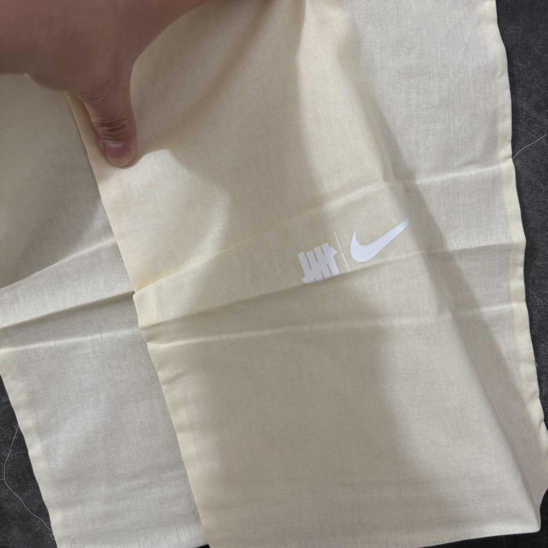 图片[9]-【GX纯原】UNDEFEATED x Nike Air Max 95 OG Big Bubble 黑绿 货号：IB4523-200 外贸顶级专供 区别先行版 全部配色原鞋原尺码开发生产 极致还原 全部原厂材料一比一打造 一眼ZP既视感 欢迎对比市场版本 尺码：40 40.5 41 42 42.5 43 44 44.5 45 46 46.5 47.5 48 48.5-选品中心