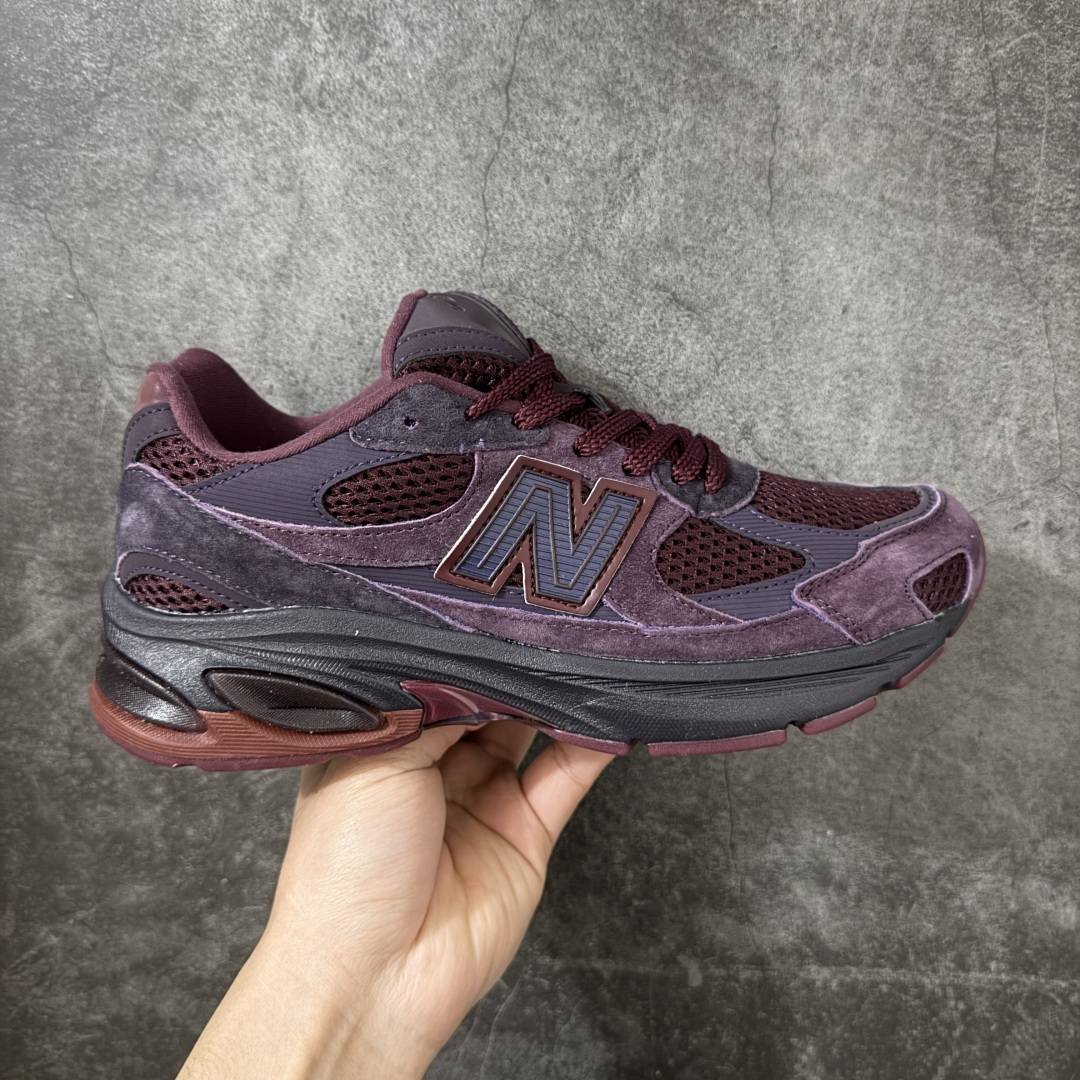 【纯原原盒版】Rich Paul × New Balance ABZORB NB2010 舒适时尚 麂皮耐磨 低帮 休闲跑步鞋 男女同款 勃艮第酒红色 U2010RP1 新百伦经典配色 沿袭了面世之初的经典科技 以ENCAP中底配以升级版 N-ERGY缓震物料 鞋面则采用特色的柔软麂皮搭以NewBalance经典的尼龙网布 低调中还原跑鞋本真 更年轻化的设计理念与材质 让新世代青年得以用全新视角体验经典鞋款的传奇魅力 尺码：36 37 37.5 38 38.5 39.5 40 40.5 41.5 42 42.5 43 44 45 46-选品中心