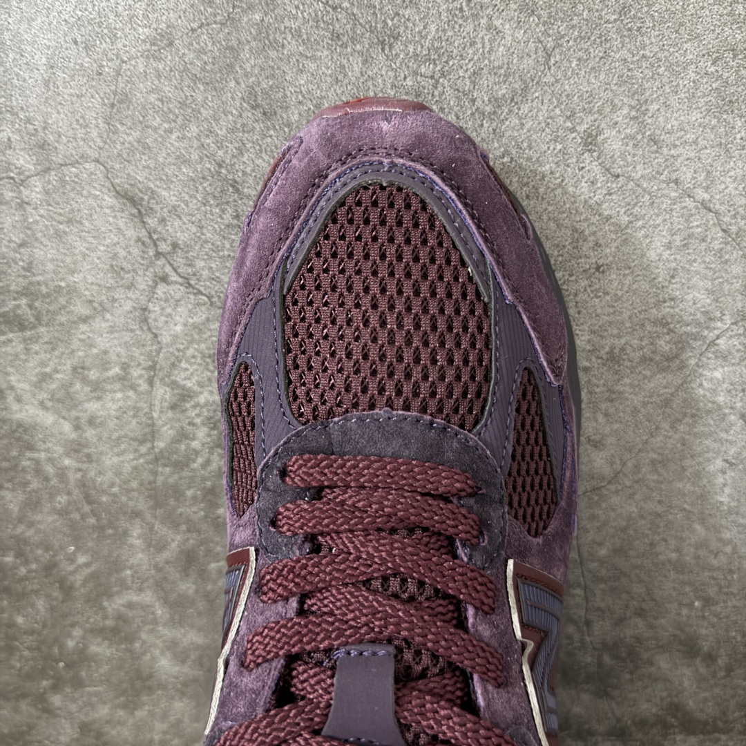 图片[5]-【纯原原盒版】Rich Paul × New Balance ABZORB NB2010 舒适时尚 麂皮耐磨 低帮 休闲跑步鞋 男女同款 勃艮第酒红色 U2010RP1 新百伦经典配色 沿袭了面世之初的经典科技 以ENCAP中底配以升级版 N-ERGY缓震物料 鞋面则采用特色的柔软麂皮搭以NewBalance经典的尼龙网布 低调中还原跑鞋本真 更年轻化的设计理念与材质 让新世代青年得以用全新视角体验经典鞋款的传奇魅力 尺码：36 37 37.5 38 38.5 39.5 40 40.5 41.5 42 42.5 43 44 45 46-选品中心