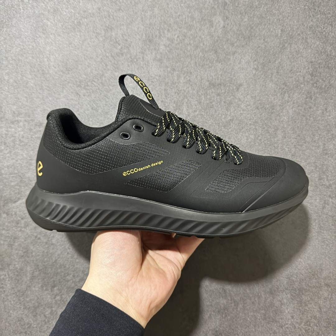 【公司级】Ecco 爱步健步BIOMC 25周年新款百搭跑步健身鞋   #鞋面采用迪尼玛牛皮，轻盈柔韧耐磨，提供抗撕裂性能 自然律动科技，符合人体工学鞋楦，贴近足部形态 穿着更舒适 直接注塑工艺连接鞋面与鞋底，一体成型，合脚稳固 橡胶外底适应多种地形，抓地耐磨，稳定支撑 完美平衡颜值与性能，拓展穿搭可能性 都市探索 步履悠然  货号：875825 尺码：39 40 41 42 43 44-选品中心