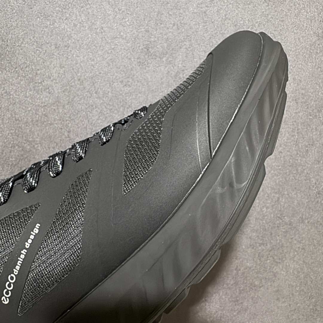 图片[5]-【公司级】Ecco 爱步健步BIOMC 25周年新款百搭跑步健身鞋   #鞋面采用迪尼玛牛皮，轻盈柔韧耐磨，提供抗撕裂性能 自然律动科技，符合人体工学鞋楦，贴近足部形态 穿着更舒适 直接注塑工艺连接鞋面与鞋底，一体成型，合脚稳固 橡胶外底适应多种地形，抓地耐磨，稳定支撑 完美平衡颜值与性能，拓展穿搭可能性 都市探索 步履悠然  货号：875825 尺码：39 40 41 42 43 44-选品中心