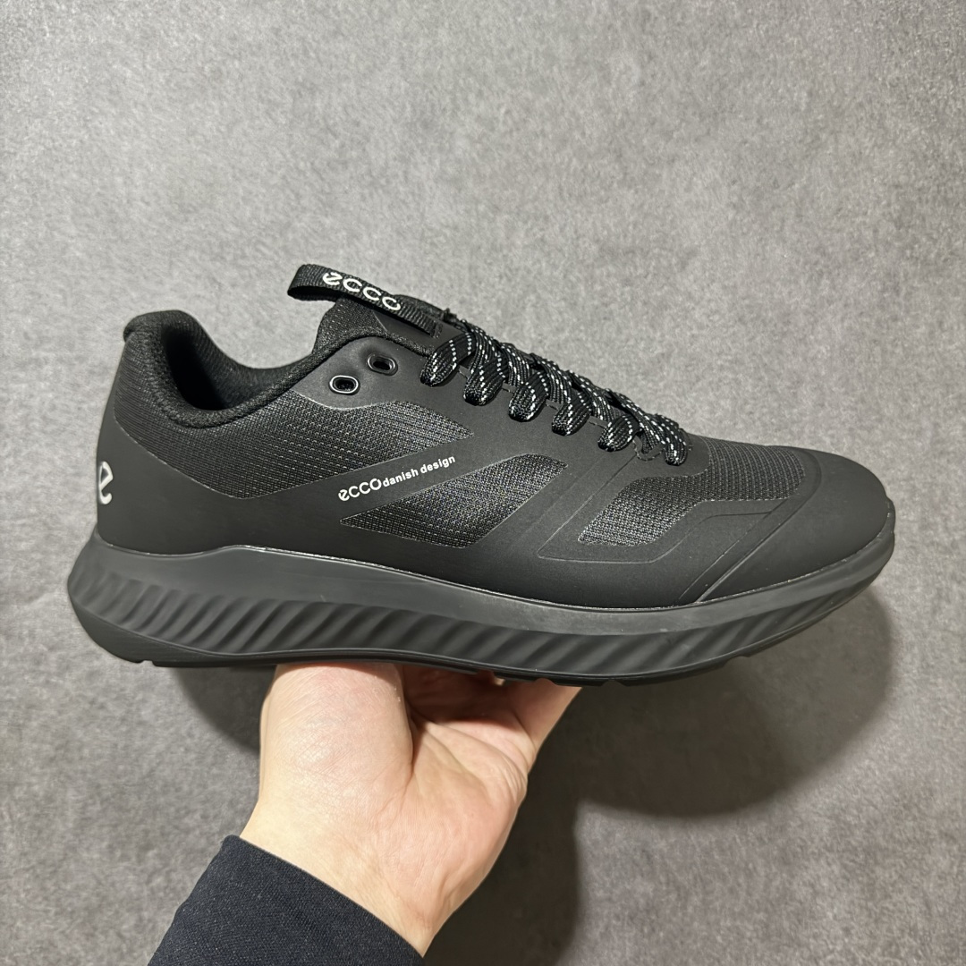 【公司级】Ecco 爱步健步BIOMC 25周年新款百搭跑步健身鞋   #鞋面采用迪尼玛牛皮，轻盈柔韧耐磨，提供抗撕裂性能 自然律动科技，符合人体工学鞋楦，贴近足部形态 穿着更舒适 直接注塑工艺连接鞋面与鞋底，一体成型，合脚稳固 橡胶外底适应多种地形，抓地耐磨，稳定支撑 完美平衡颜值与性能，拓展穿搭可能性 都市探索 步履悠然  货号：875825 尺码：39 40 41 42 43 44-选品中心