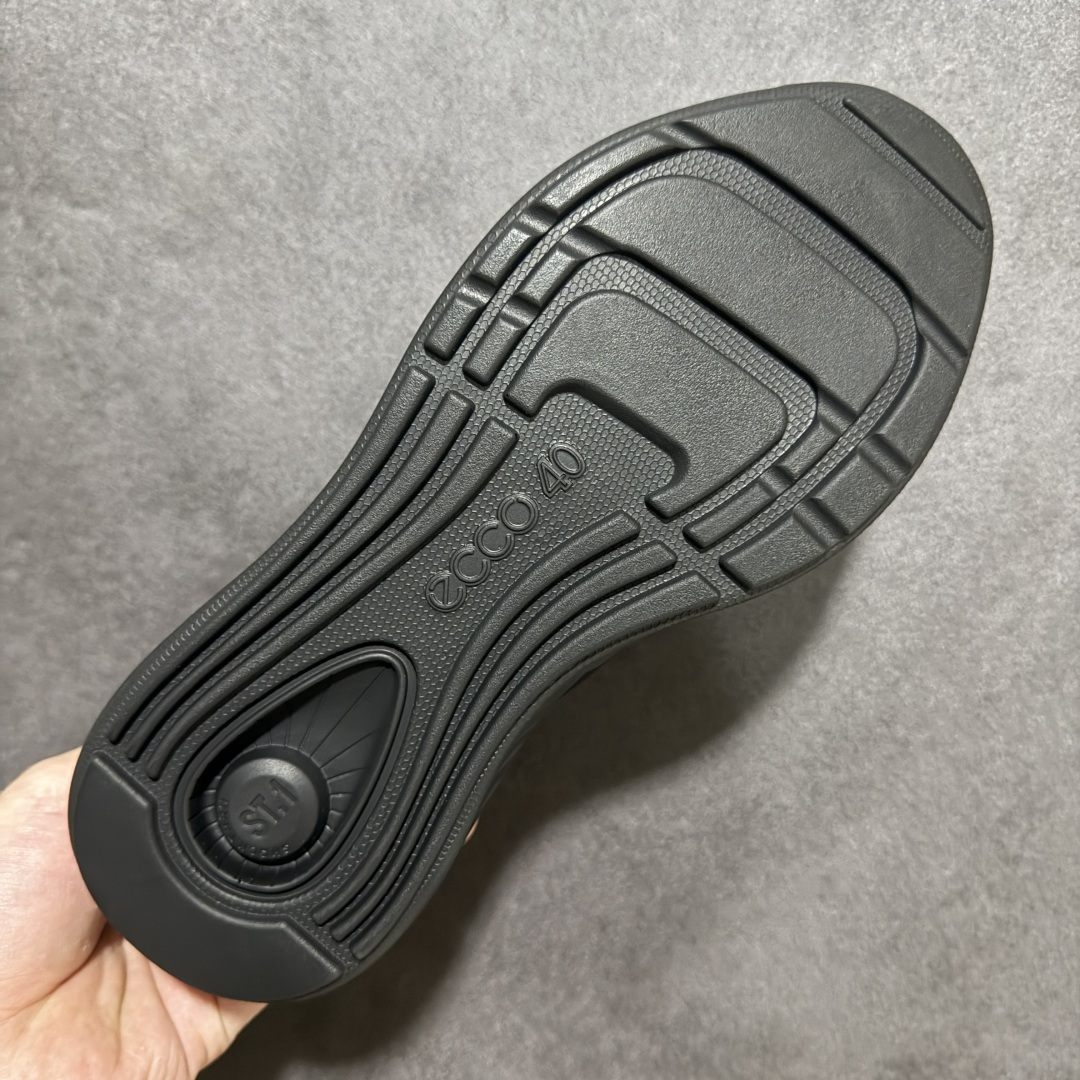 图片[9]-【公司级】Ecco 爱步健步BIOMC 25周年新款百搭跑步健身鞋   #鞋面采用迪尼玛牛皮，轻盈柔韧耐磨，提供抗撕裂性能 自然律动科技，符合人体工学鞋楦，贴近足部形态 穿着更舒适 直接注塑工艺连接鞋面与鞋底，一体成型，合脚稳固 橡胶外底适应多种地形，抓地耐磨，稳定支撑 完美平衡颜值与性能，拓展穿搭可能性 都市探索 步履悠然  货号：875825 尺码：39 40 41 42 43 44-选品中心