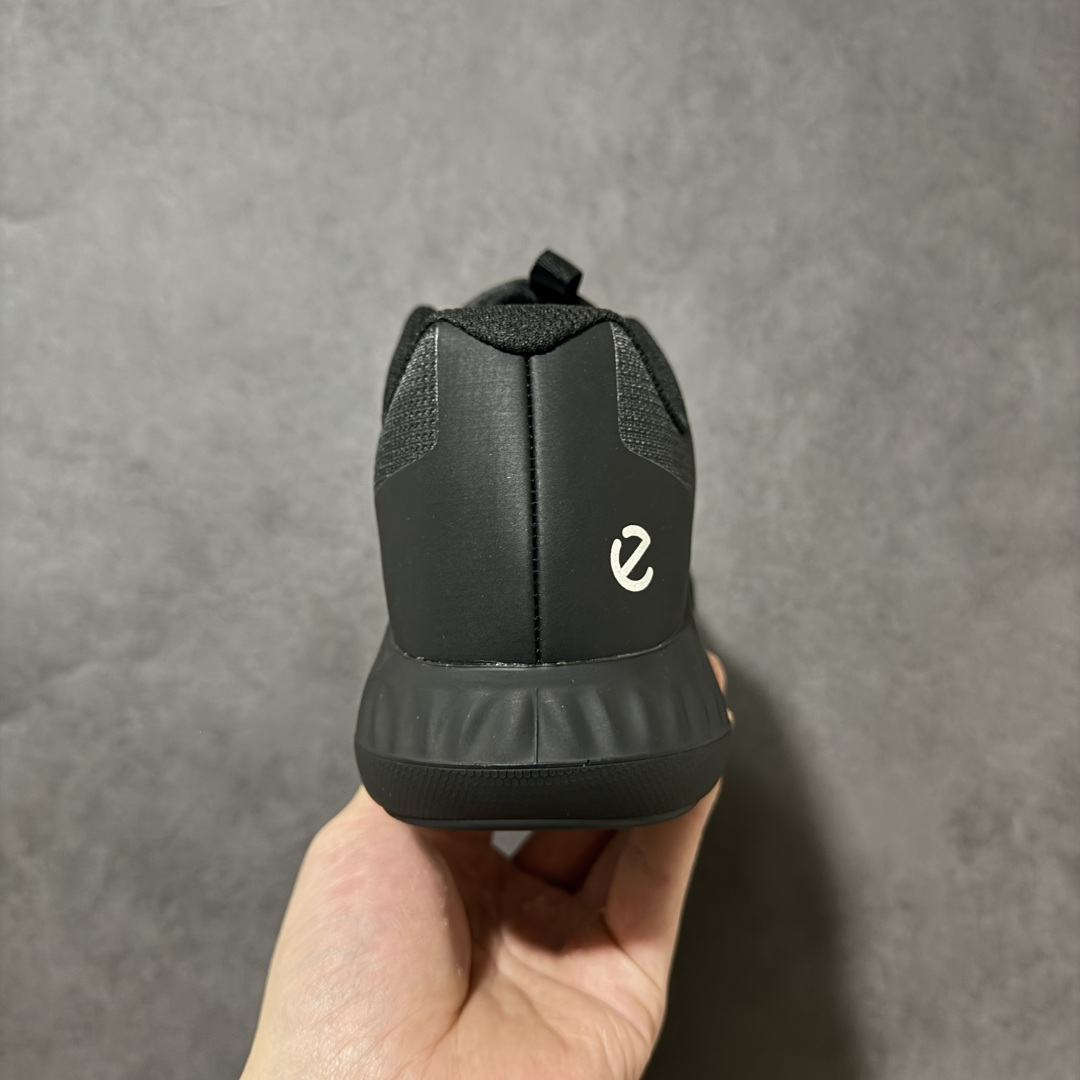 图片[4]-【公司级】Ecco 爱步健步BIOMC 25周年新款百搭跑步健身鞋   #鞋面采用迪尼玛牛皮，轻盈柔韧耐磨，提供抗撕裂性能 自然律动科技，符合人体工学鞋楦，贴近足部形态 穿着更舒适 直接注塑工艺连接鞋面与鞋底，一体成型，合脚稳固 橡胶外底适应多种地形，抓地耐磨，稳定支撑 完美平衡颜值与性能，拓展穿搭可能性 都市探索 步履悠然  货号：875825 尺码：39 40 41 42 43 44-选品中心