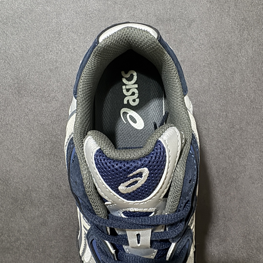图片[7]-【公司级】Kicki Yang Zhang x Asics Gel-NYC 阿斯克斯 亚瑟士 低帮 黑银色 男女同款 科技未来Y2K户外机能风舒适时尚低邦跑步鞋 Gel-NYC运动鞋因其专业设计而备受追捧；这款鞋子的设计灵感源于经典的Asics系列，综合了Gel-Nimbus3和MC-Plusv系列的优势，鞋面采用复古感满满的皮革与织物共同打造，辅以不规则的线条设计，带来强烈的层次感；中底采用黑色搭配，搭载全掌GEL缓震胶，为穿着者提供柔软舒适的脚感，大底增加抗扭装置和GuidanceL linea重心引导线系统。 货号：1201A789-100（2023.12发售） 尺码：36 37 37.5 38 39 39.5 40 40.5 41.5 42 42.5 43.5 44 44.5 45 46 46.5 47-选品中心