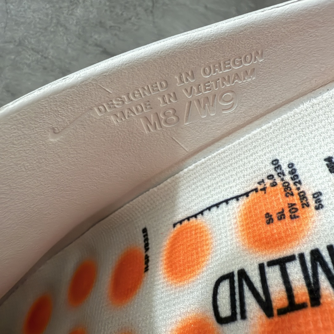 图片[8]-【PK纯原】NK Mind 001 Sail 黑科技足底按摩舒适贴合训练鞋 红色HQ4307-003 顶级版本 正确细节 1：1标配组合底 MD软底 渐变雾面大底 超高清洁度 按摩功能效果同步原版 区别市场通货 Mind 001 从神经科学中汲取灵感，打造出一款不仅外观独特，更能为穿着者带来别样感知体验的球鞋，此次新作将继续延续此核心方向。历时十年打磨的 Mind 系列，承载着 Nike 对未来鞋款的愿景呈现。系列中的每双鞋，外底均由 22 个独立泡沫结节构成，旨在模拟赤足般的体验。这些结节N通过与足底感官感受器的相互作用，从而促进人体的自然步态。 尺码：36-47.5=36 37.5 38.5 40 41 42.5 44 45 46 47.5 和官网一样偏小一码-选品中心