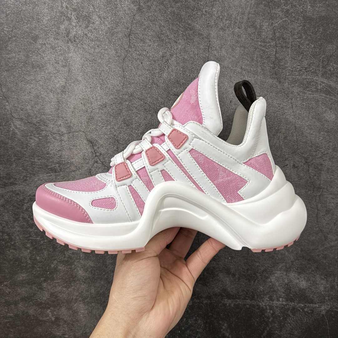 图片[2]-【YS纯原】广奢高端货Louis Vuitton 路易威登LV Archlight Sneakers系列 真皮拼色弓型拱桥底运动鞋 INS炸款 · 米兰走秀风 高奢质感 ✦ 高奢品牌走秀款 · 复古老爹＋舞蹈弓型轮廓 ✦ 升级原装5D礼盒＋全套原装配件 ✦ 支持NFC感应 · 直接跳转官网 ✦ 头层小牛皮革饰片 · 细节干净利落 ✦ 原厂网面＋真皮拼接 · 透气不闷脚 ✦ 独立开发 TPU回弹中底 · 轻量缓震 ✦ 组合 TPR耐磨大底 · 抓地稳、耐穿强 ✦ 超软皮内里＋柔软脚垫 · 上脚一秒舒适 尺码：35-39-选品中心