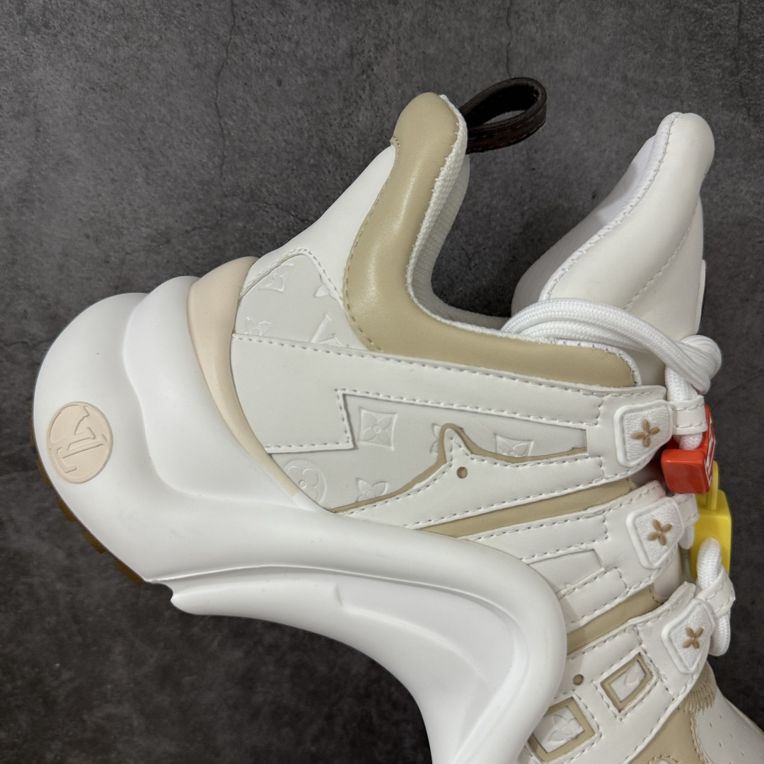 图片[7]-【YS纯原】广奢高端货Louis Vuitton 路易威登LV Archlight Sneakers系列 真皮拼色弓型拱桥底运动鞋 INS炸款 · 米兰走秀风 高奢质感 ✦ 高奢品牌走秀款 · 复古老爹＋舞蹈弓型轮廓 ✦ 升级原装5D礼盒＋全套原装配件 ✦ 支持NFC感应 · 直接跳转官网 ✦ 头层小牛皮革饰片 · 细节干净利落 ✦ 原厂网面＋真皮拼接 · 透气不闷脚 ✦ 独立开发 TPU回弹中底 · 轻量缓震 ✦ 组合 TPR耐磨大底 · 抓地稳、耐穿强 ✦ 超软皮内里＋柔软脚垫 · 上脚一秒舒适 尺码：35-39-选品中心