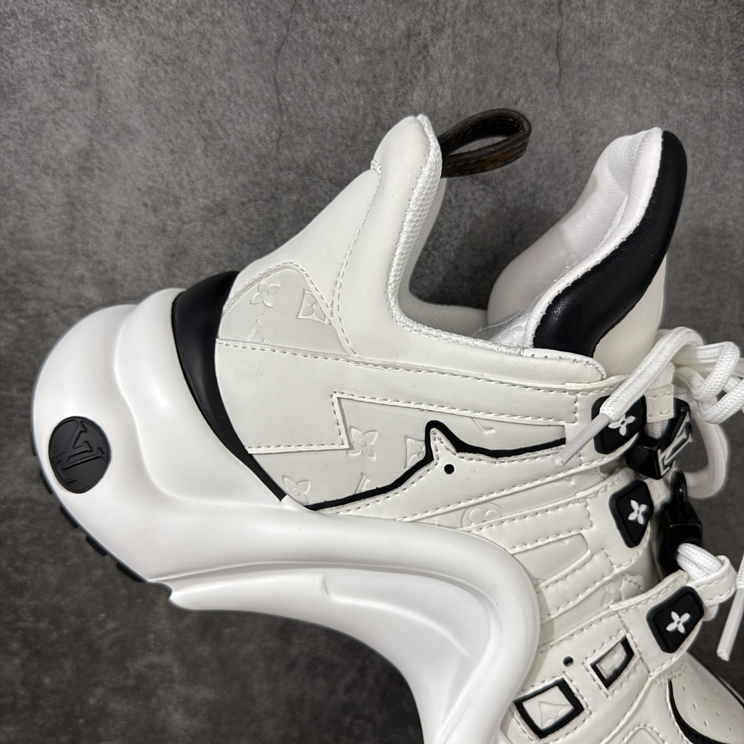 图片[7]-【YS纯原】广奢高端货Louis Vuitton 路易威登LV Archlight Sneakers系列 真皮拼色弓型拱桥底运动鞋 INS炸款 · 米兰走秀风 高奢质感 ✦ 高奢品牌走秀款 · 复古老爹＋舞蹈弓型轮廓 ✦ 升级原装5D礼盒＋全套原装配件 ✦ 支持NFC感应 · 直接跳转官网 ✦ 头层小牛皮革饰片 · 细节干净利落 ✦ 原厂网面＋真皮拼接 · 透气不闷脚 ✦ 独立开发 TPU回弹中底 · 轻量缓震 ✦ 组合 TPR耐磨大底 · 抓地稳、耐穿强 ✦ 超软皮内里＋柔软脚垫 · 上脚一秒舒适 尺码：35-39-选品中心