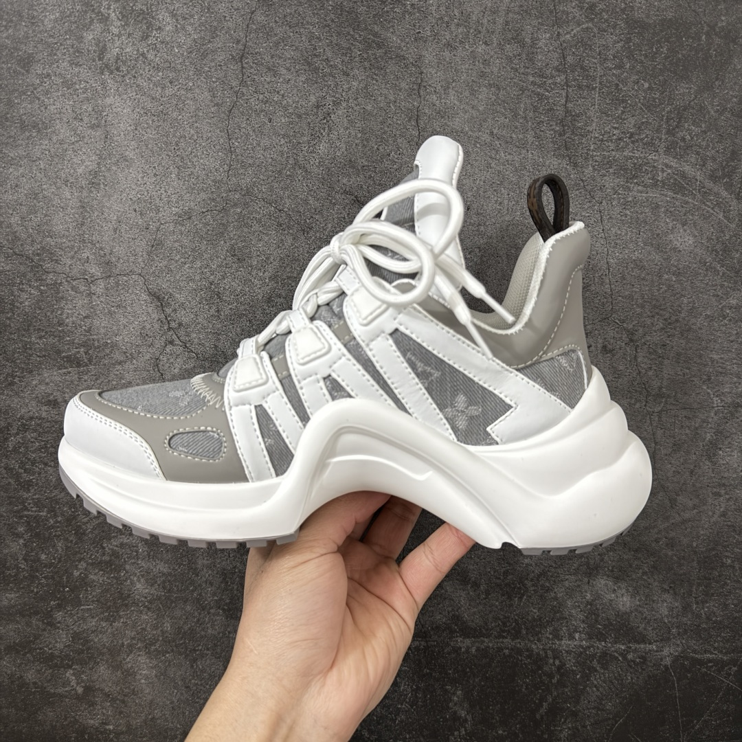 图片[2]-【YS纯原】广奢高端货Louis Vuitton 路易威登LV Archlight Sneakers系列 真皮拼色弓型拱桥底运动鞋 INS炸款 · 米兰走秀风 高奢质感 ✦ 高奢品牌走秀款 · 复古老爹＋舞蹈弓型轮廓 ✦ 升级原装5D礼盒＋全套原装配件 ✦ 支持NFC感应 · 直接跳转官网 ✦ 头层小牛皮革饰片 · 细节干净利落 ✦ 原厂网面＋真皮拼接 · 透气不闷脚 ✦ 独立开发 TPU回弹中底 · 轻量缓震 ✦ 组合 TPR耐磨大底 · 抓地稳、耐穿强 ✦ 超软皮内里＋柔软脚垫 · 上脚一秒舒适 尺码：35-39-选品中心