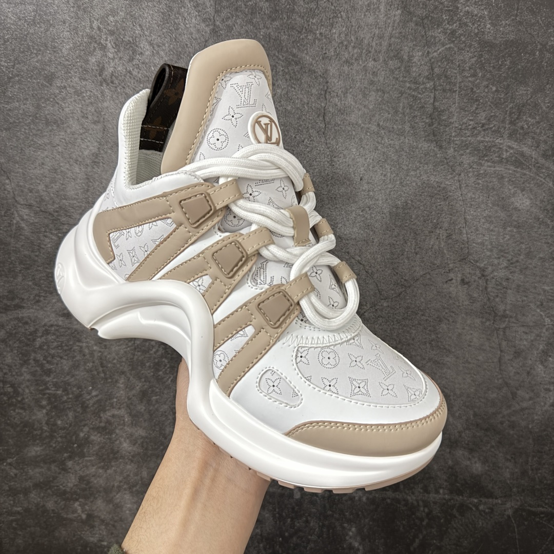 图片[3]-【YS纯原】广奢高端货Louis Vuitton 路易威登LV Archlight Sneakers系列 真皮拼色弓型拱桥底运动鞋 INS炸款 · 米兰走秀风 高奢质感 ✦ 高奢品牌走秀款 · 复古老爹＋舞蹈弓型轮廓 ✦ 升级原装5D礼盒＋全套原装配件 ✦ 支持NFC感应 · 直接跳转官网 ✦ 头层小牛皮革饰片 · 细节干净利落 ✦ 原厂网面＋真皮拼接 · 透气不闷脚 ✦ 独立开发 TPU回弹中底 · 轻量缓震 ✦ 组合 TPR耐磨大底 · 抓地稳、耐穿强 ✦ 超软皮内里＋柔软脚垫 · 上脚一秒舒适 尺码：35-39-选品中心