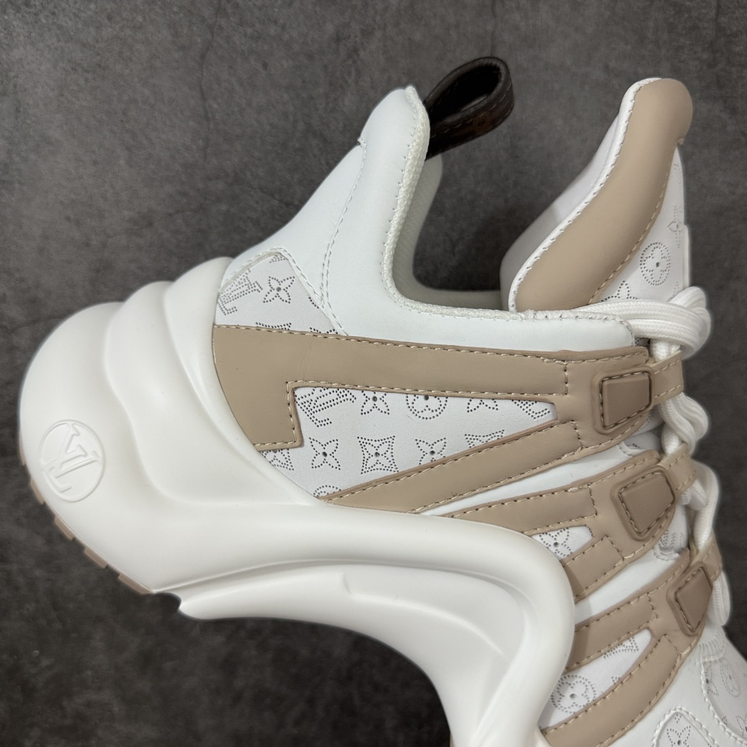 图片[7]-【YS纯原】广奢高端货Louis Vuitton 路易威登LV Archlight Sneakers系列 真皮拼色弓型拱桥底运动鞋 INS炸款 · 米兰走秀风 高奢质感 ✦ 高奢品牌走秀款 · 复古老爹＋舞蹈弓型轮廓 ✦ 升级原装5D礼盒＋全套原装配件 ✦ 支持NFC感应 · 直接跳转官网 ✦ 头层小牛皮革饰片 · 细节干净利落 ✦ 原厂网面＋真皮拼接 · 透气不闷脚 ✦ 独立开发 TPU回弹中底 · 轻量缓震 ✦ 组合 TPR耐磨大底 · 抓地稳、耐穿强 ✦ 超软皮内里＋柔软脚垫 · 上脚一秒舒适 尺码：35-39-选品中心