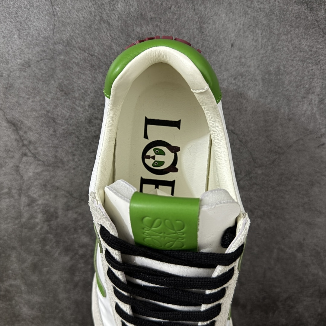 图片[8]-【海淘代购版】罗意威LOEWE 2025 | Ballet Runner2.0 新款芭蕾舞鞋 目前市场最优品质 细节完美 裁边清洁度超高 无毛边 代购专供品质 原版私模大底 版型和材质均1比1完美复刻 内里全包头层小羊皮 作为LOEWE的标志性设计 超柔软，轻便且灵活的鞋底，新的波浪纹理橡胶外底，延伸至鞋头，升级的柔软皮革内衬和鞋床，提供最大舒适感，后跟有3D注塑橡胶徽标，真皮和皮料混搭彰显复古风格 内增高拼色德训鞋 阿甘鞋 小白鞋 拼色拼接鞋面 非常高级隐藏式小内增高 脚后跟设计新颖 柔软舒适 会被评为年度最舒适的暴走鞋 如履平地 原版细节 鞋面由进口麂皮 牛皮 原版布拼接 牛皮垫脚 原版定制磨具组合大底 原盒包装 ms内娱明星杨幂等众多同款上脚 小红书 一系列素材图 极具爆款。 尺码 35-45-选品中心