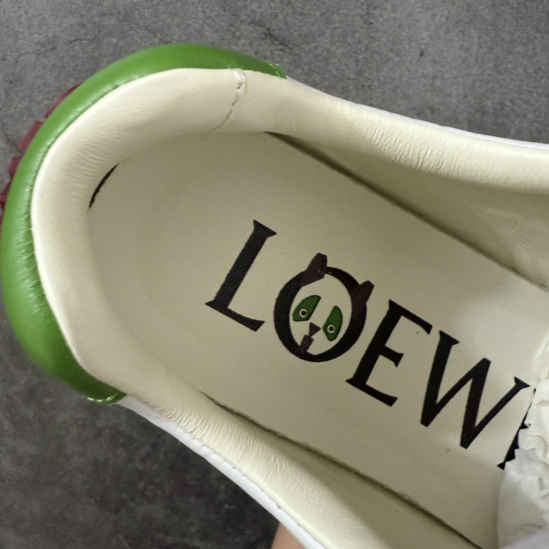 图片[7]-【海淘代购版】罗意威LOEWE 2025 | Ballet Runner2.0 新款芭蕾舞鞋 目前市场最优品质 细节完美 裁边清洁度超高 无毛边 代购专供品质 原版私模大底 版型和材质均1比1完美复刻 内里全包头层小羊皮 作为LOEWE的标志性设计 超柔软，轻便且灵活的鞋底，新的波浪纹理橡胶外底，延伸至鞋头，升级的柔软皮革内衬和鞋床，提供最大舒适感，后跟有3D注塑橡胶徽标，真皮和皮料混搭彰显复古风格 内增高拼色德训鞋 阿甘鞋 小白鞋 拼色拼接鞋面 非常高级隐藏式小内增高 脚后跟设计新颖 柔软舒适 会被评为年度最舒适的暴走鞋 如履平地 原版细节 鞋面由进口麂皮 牛皮 原版布拼接 牛皮垫脚 原版定制磨具组合大底 原盒包装 ms内娱明星杨幂等众多同款上脚 小红书 一系列素材图 极具爆款。 尺码 35-45-选品中心