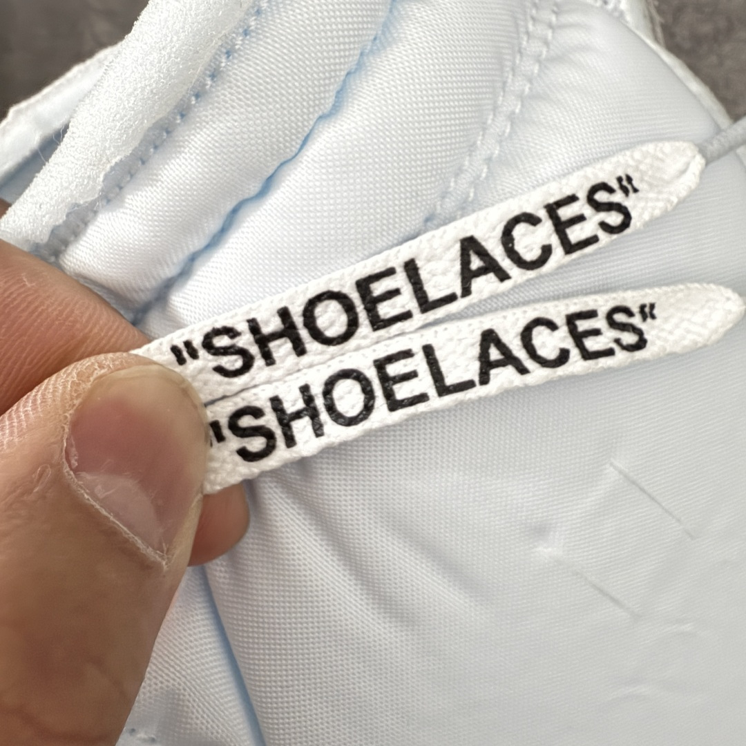 图片[9]-【OG纯原】AJ1 OW联名款 纯白 全白 欧洲限定Off White x Air Jordan 货号：AA3834-100 尺码：40-48.5 专业老厂出品 市场第一梯队品质 鞋面网纱、后跟港宝等材料 均采购来自原厂 针车孔深度 间距 极致还原乱真 所有模具原鞋拆解开发 此前历经多次曝光的Off-Whitex AirJordan1\”阿拉斯加\”已正式更名为 Virgil Abloh Archive x Air Jordan 1 High OG\”Alaska\”。这款鞋沿用2018年「欧限」版本的设计元素，同时采用侧边镂空式全新包装，搭配透明内盒与印有「现代主义并非新生事物」字样的阿布洛主题手册，呼应维吉尔的核心设计理念 尺码：40-48.5-选品中心