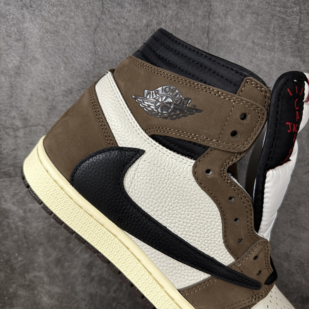 图片[7]-【原厂性价比版】Air Jordan 1 x Travis Scott AJ1 x TS联名黑棕倒钩高帮CD4487-100 全新品质 细节完美对比原版无可挑剔 头层皮料 实物无色差带绒感 细节多次校对 针车效果同步原鞋 刺绣拉到原厂定做 原楦原纸板开发 后跟弧度收口自然不对折 极致一眼正品既视感 进口玻璃冲刀皮料裁剪零毛边 鞋面高清洁度 QC检验标准 控制溢胶 鞋盒、防尘纸 配件鞋带 均采购来自原厂 尺码：40-47.5-选品中心