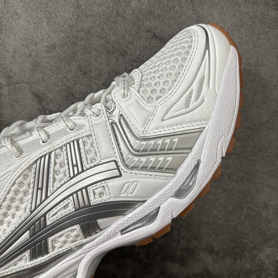 图片[6]-【总裁版】 APC x ASICS Gel-Kayano 14 潮流时尚 舒适百搭防滑耐磨 低帮跑步鞋 男女同款 白色 市场天花板品质 鞋型细节秒杀市场流通版本 知名大厂出品 原版开发 细节完美把控 独家私模五层组合大底 原厂定制缓震硅胶加持 原盒原配 官方四联吊牌 一比一同步原鞋工艺和用料 后跟一样采用了GEL缓震胶 整体系列设计非常的科技感！ 锻炼跑步的同时让你一样时尚百搭！ 设计师 Hidenori Yamashita 以「Flash」一词为灵感，创造出未来感金属色鞋面，改造升级内在性能，由内而外全面革新，为 GEL-KAYANO 家族传承及经典跑鞋文化的延续，创下里程碑式作品。ASICS GEL – KAYANO 14 跑鞋重新诠释了复古的跑步形状，并以其 2000 年代后期的美学理念重新铺装，银色与蓝色的鞋面极为高档.网面铺陈与鞋面、鞋头多处细节位增添了透气性。ASICS GEL – KAYANO 14的鞋后跟部中底上以及多密度耐磨鞋底增加了 GEL 缓震胶，提供高抗冲击性、缓冲性、可保护脚部免受地面冲击的影响，穿着舒适性十足「入手同款」 尺码：36 37 37.5 38 39 39.5 40.5 41.5 42 42.5 43.5 44 45 46-选品中心