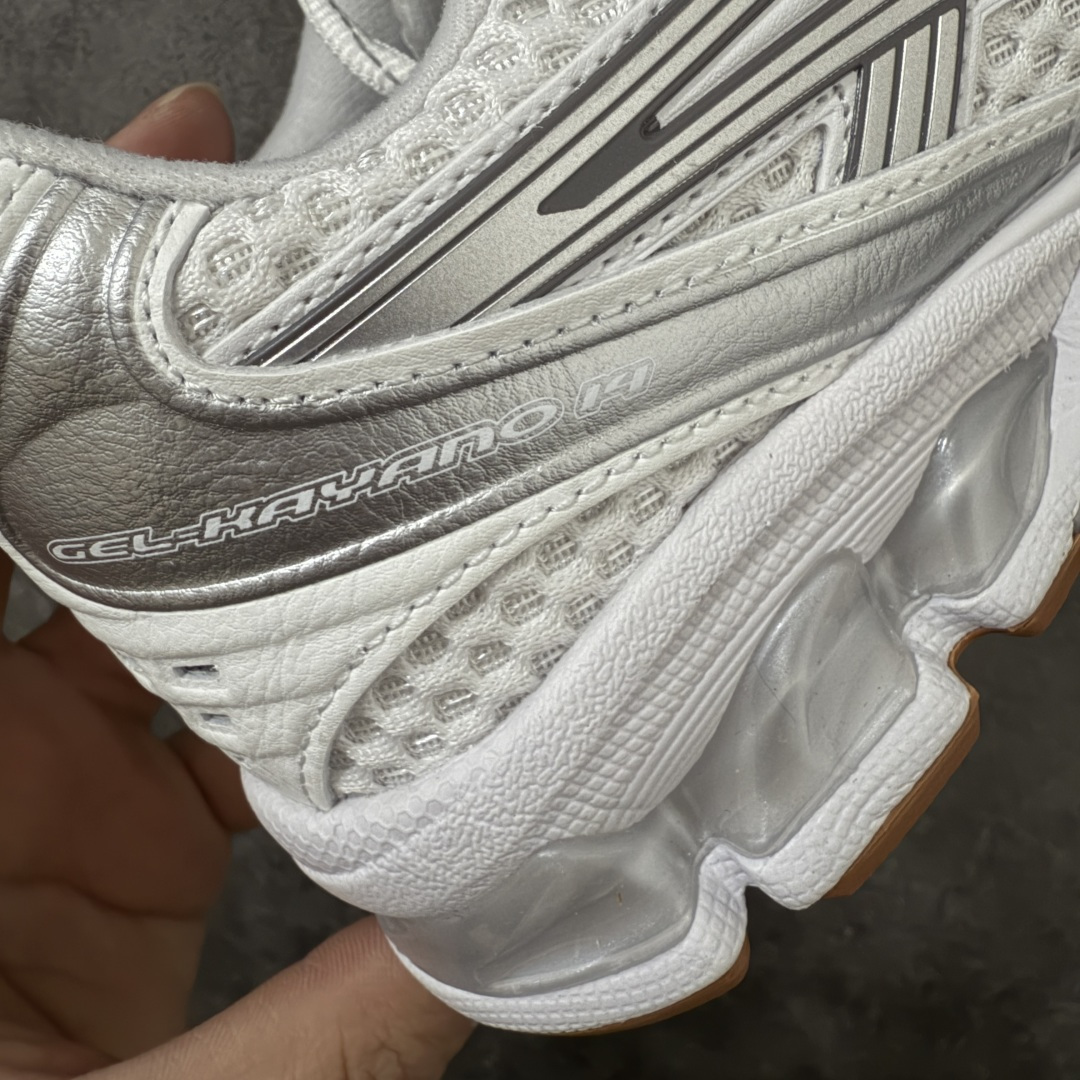 图片[3]-【总裁版】 APC x ASICS Gel-Kayano 14 潮流时尚 舒适百搭防滑耐磨 低帮跑步鞋 男女同款 白色 市场天花板品质 鞋型细节秒杀市场流通版本 知名大厂出品 原版开发 细节完美把控 独家私模五层组合大底 原厂定制缓震硅胶加持 原盒原配 官方四联吊牌 一比一同步原鞋工艺和用料 后跟一样采用了GEL缓震胶 整体系列设计非常的科技感！ 锻炼跑步的同时让你一样时尚百搭！ 设计师 Hidenori Yamashita 以「Flash」一词为灵感，创造出未来感金属色鞋面，改造升级内在性能，由内而外全面革新，为 GEL-KAYANO 家族传承及经典跑鞋文化的延续，创下里程碑式作品。ASICS GEL – KAYANO 14 跑鞋重新诠释了复古的跑步形状，并以其 2000 年代后期的美学理念重新铺装，银色与蓝色的鞋面极为高档.网面铺陈与鞋面、鞋头多处细节位增添了透气性。ASICS GEL – KAYANO 14的鞋后跟部中底上以及多密度耐磨鞋底增加了 GEL 缓震胶，提供高抗冲击性、缓冲性、可保护脚部免受地面冲击的影响，穿着舒适性十足「入手同款」 尺码：36 37 37.5 38 39 39.5 40.5 41.5 42 42.5 43.5 44 45 46-选品中心