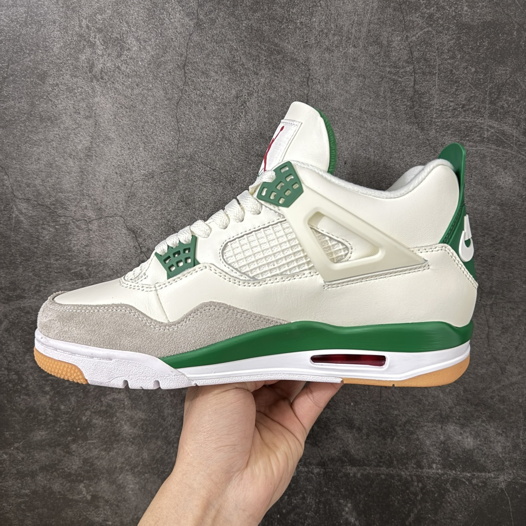 图片[2]-【H11纯原】SB x Air Jordan AJ4 Retro 白绿联名 DR5415-103 尺码：35.5 36 36.5 37.5 38 38.5 39 40 40.5 41 42 42.5 43 44 45 46 47.5 48.5 #纯原外贸平台特供订单 #全套原纸板楦头开发 #原厂特供材料配套加持 #确保原汁原味 完美呈现版型 #原档数据独家私模大底 #男女鞋同步官方开发至47.5 #原装进口轻量化鞋垫 #进口港宝加持 后跟自然饱满 还原公司包裹性 #鞋面采用原装数据贴合技术 #全方位贴合包裹脚型 #鞋跟部鞋底牵引设计 #提供强大的抓地性能 #更适应不同实战场地路面-选品中心