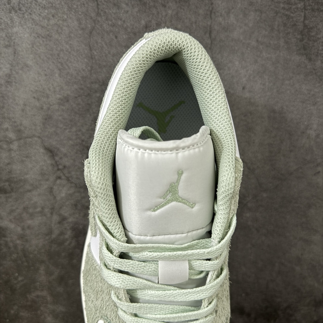 图片[8]-【H11纯原】Nike Air Jordan 1 Low OG AJ1舒适贴合 防滑耐磨 低帮 复古篮球鞋 男女同款 白浅绿 货号：FN5214-131 H11纯原外贸平台特供订单 全套原纸板楦头开发 原厂特供材料配套加持 确保原汁原味 完美呈现版型 原档数据独家私模大底 男女鞋同步官方开发至47.5 原装进口轻量化鞋垫 进口港宝加持 后跟自然饱满 还原公司包裹性 鞋面采用原装数据贴合技术 全方位贴合包裹脚型 鞋跟部鞋底牵引设计 提供强大的抓地性能 更适应不同实战场地路面 尺码：35.5 36 36.5 37.5 38 38.5 39 40 40.5 41 42 42.5 43 44 45 46 47.5-选品中心