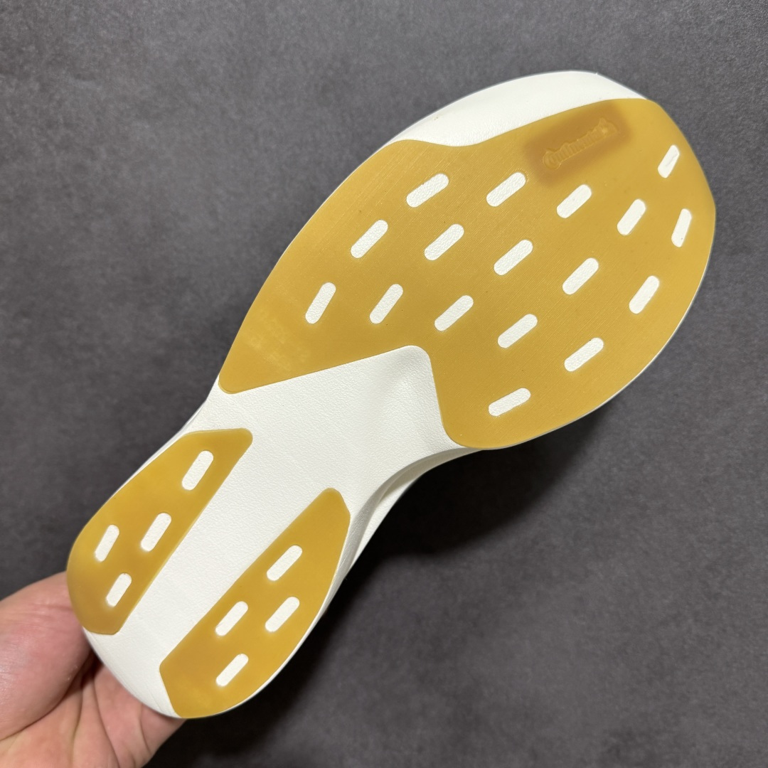 图片[9]-【公司级】阿迪达斯 ADIDAS ADIZERO EVO SL 72 运动舒适防滑耐磨 低帮跑步鞋 内置碳板 阿迪达斯革新力作!「破纪录轻跑鞋」adiZero Adios Pro EVO 极致轻盈的Lightweight Upper设计,带来近乎裸足的舒适体验。中底采用尖端科技，Lightstrike Pro材料经过精细调校，实现卓越缓震与轻量化的完美结合。 货号： CJ4453 尺码： 40-45含半码 编码： XSB220230\”},\”commodity\”：{\”videoUrl\”：\”-选品中心