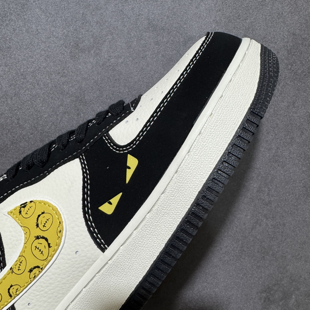 图片[5]-【定制版】鬼脸小怪兽！Nike Air Force 1 Low（芬迪联名）空军一号 爆款高端定制 采用黑白拼接经典又百搭，鞋侧勾采用醒目的黄色，上面印有重复的鬼脸图案，鞋头区域印有一双黄色的“小怪兽”眼睛，整体风格搞怪又充满个性。定制鞋盒 超高清洁度 细节完美 货号：BK1916-006 尺码：36 36.5 37.5 38 38.5 39 40 40.5 41 42 42.5 43 44 44.5 45-选品中心